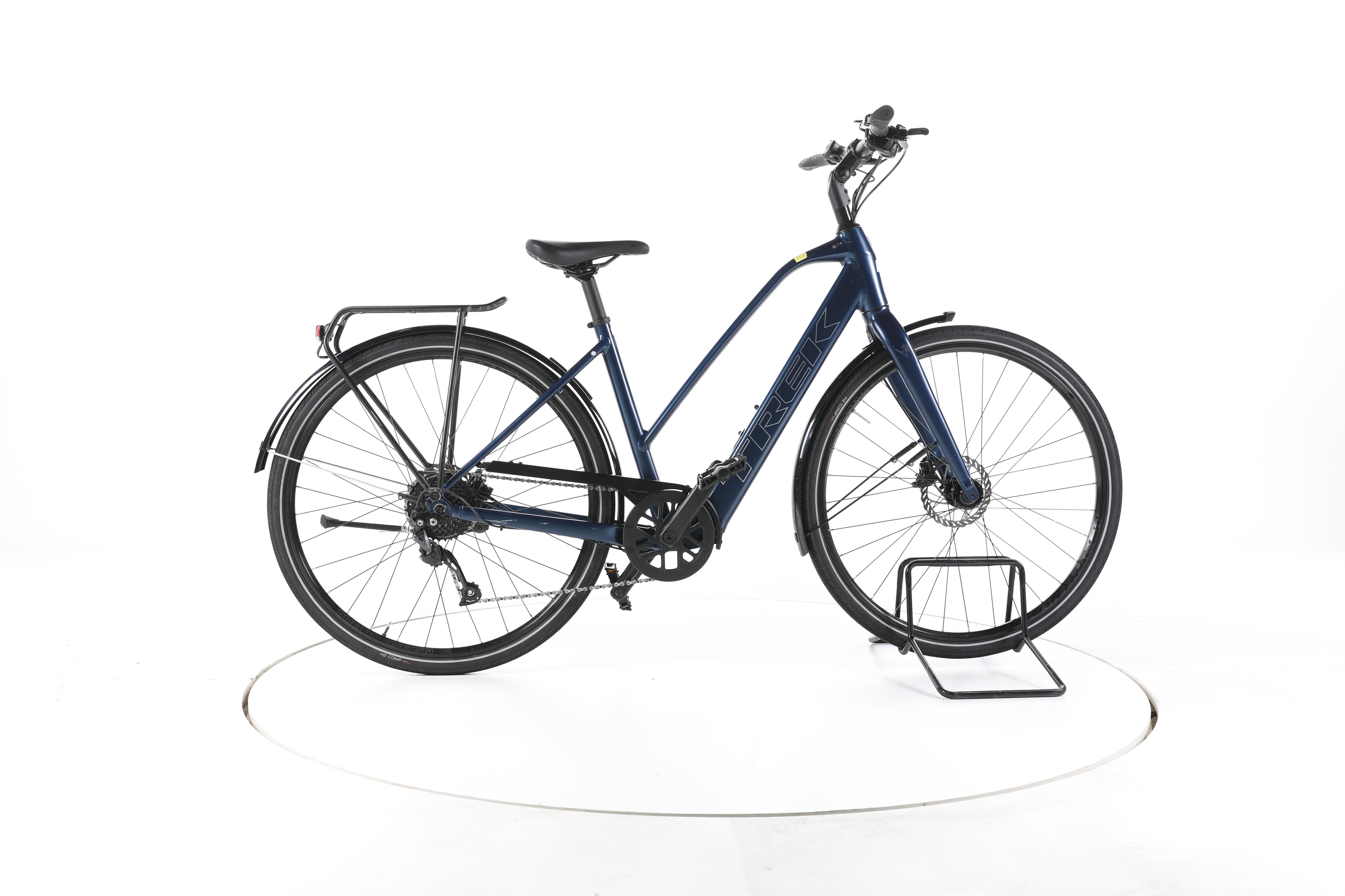 Trek FX+2 Stagger Trekking E-Bike - Image 1