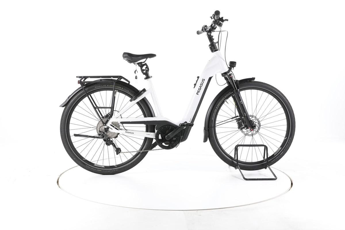 Pegasus PREMIO EVO 10 LITE COMFORT Trekking E-Bike Tiefeinsteiger - Image 1