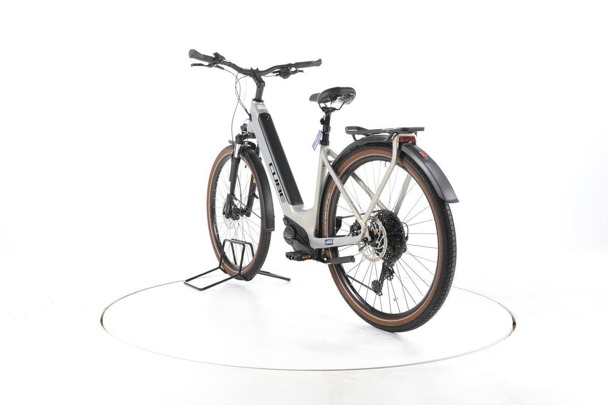 Cube Touring Hybrid Pro Trekking E-Bike Tiefeinsteiger - Image 9