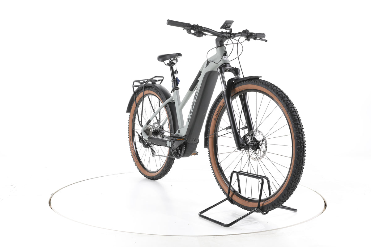Cube Reaction Hybrid Performance Trekking E-Bike - Image 3