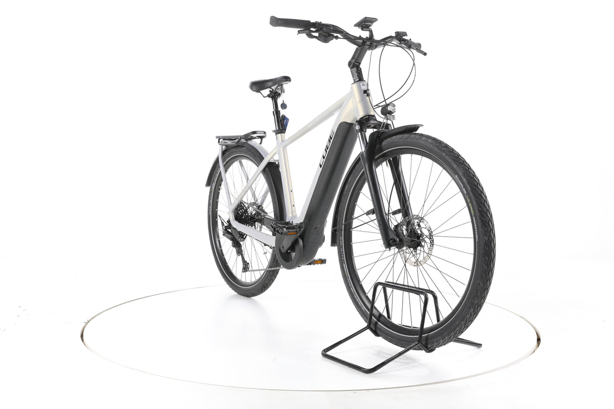 Cube Touring Hybrid Pro 625 Trekking E-Bike - Image 3