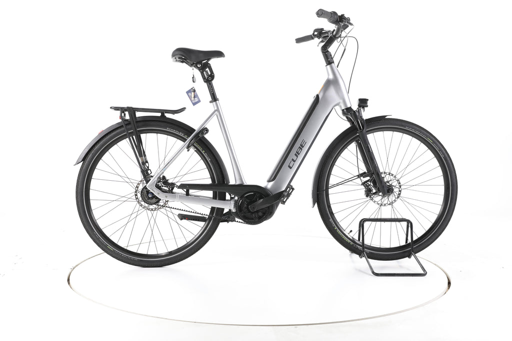Cube Supreme Hybrid SLX 625 City E-Bike Tiefeinsteiger - Image 1