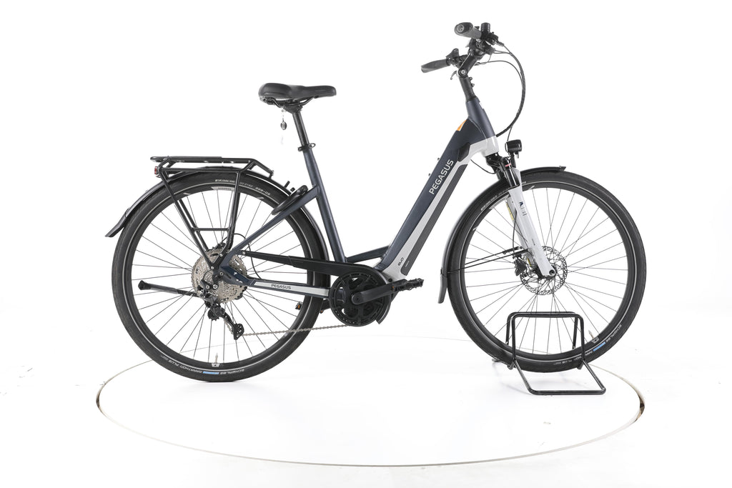 Pegasus Premio Evo 10 Lite Trekking E-Bike Tiefeinsteiger - Image 1