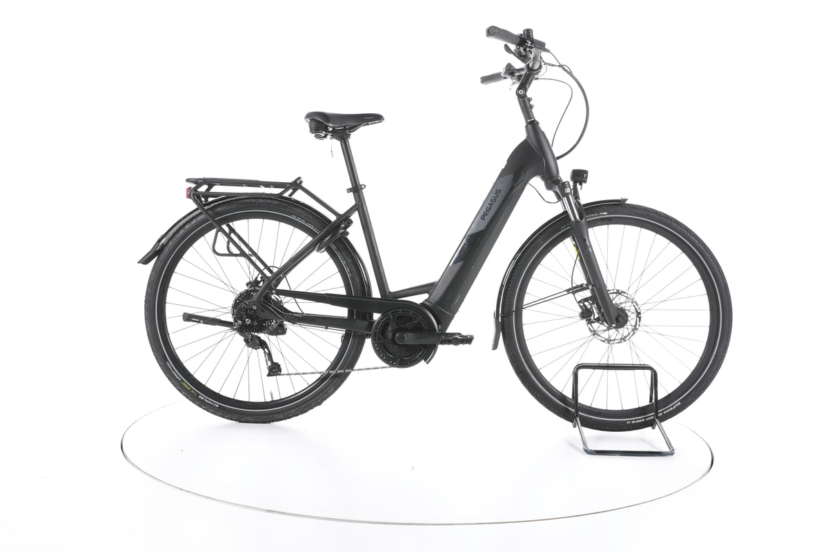 Pegasus Solero EVO 9 Trekking E-Bike Tiefeinsteiger - Image 1