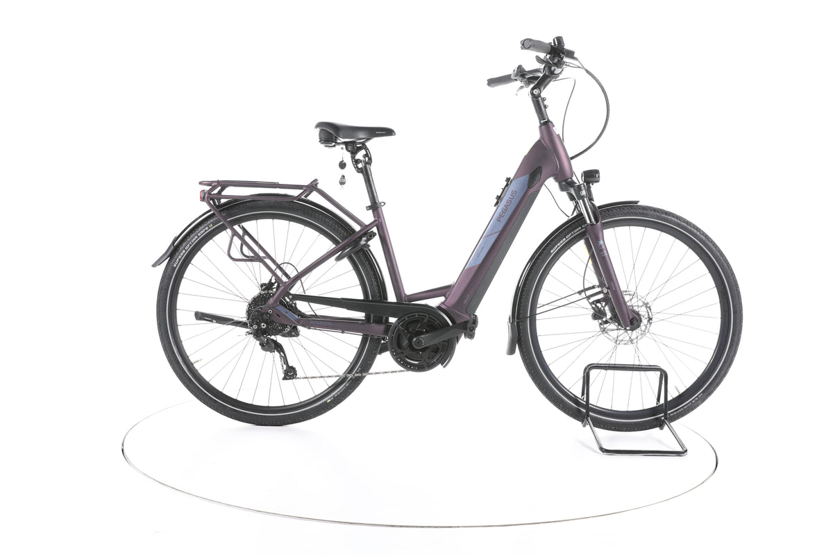 Pegasus Solero EVO 9 Trekking E-Bike Tiefeinsteiger - Image 1