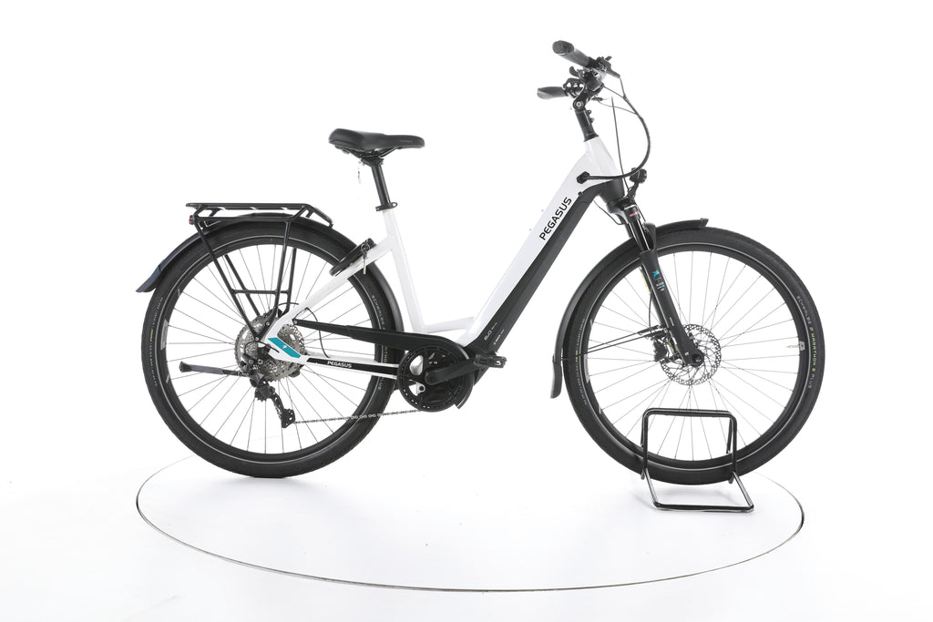 Pegasus Premio Evo 10 Lite Trekking E-Bike Tiefeinsteiger - Image 1