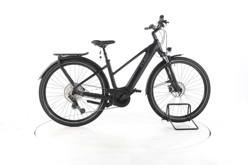 Cube Touring Hybrid Pro Trekking E-Bike - Image 1