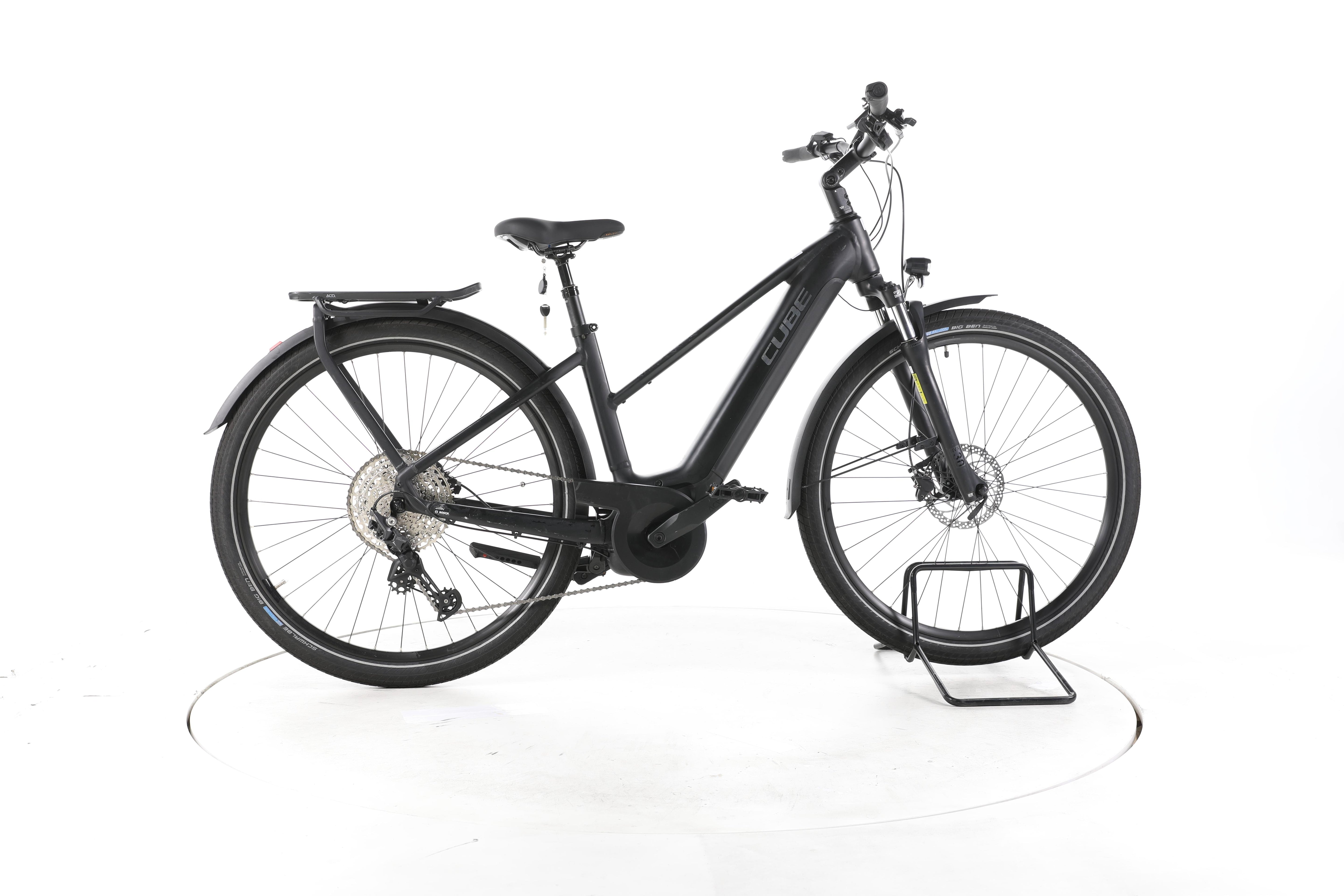Cube Touring Hybrid Pro Trekking E-Bike - Image 1