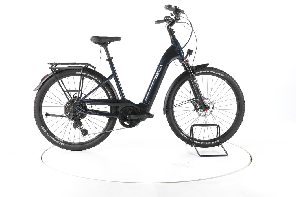 Pegasus Premio EVO 11 " 40 Years" Trekking E-Bike Tiefeinsteiger - Image 1