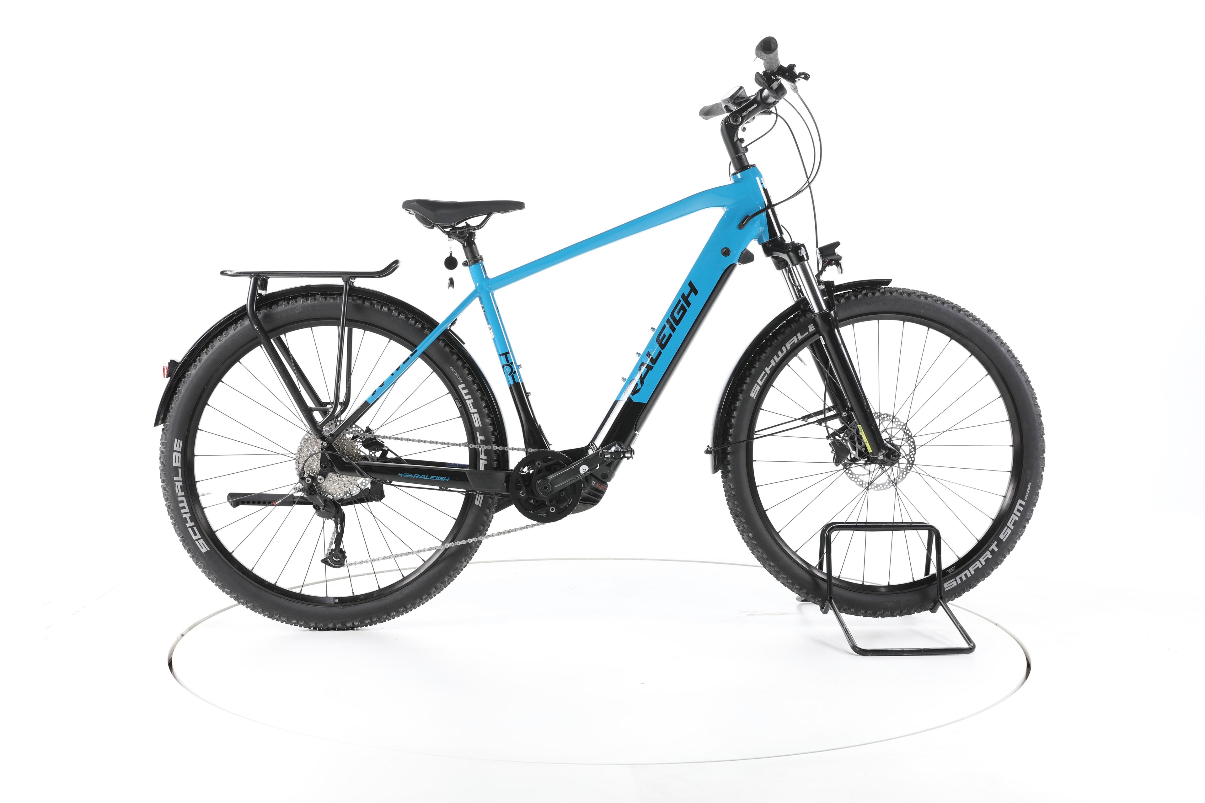 Raleigh Dundee 9 Trekking E-Bike - Image 1