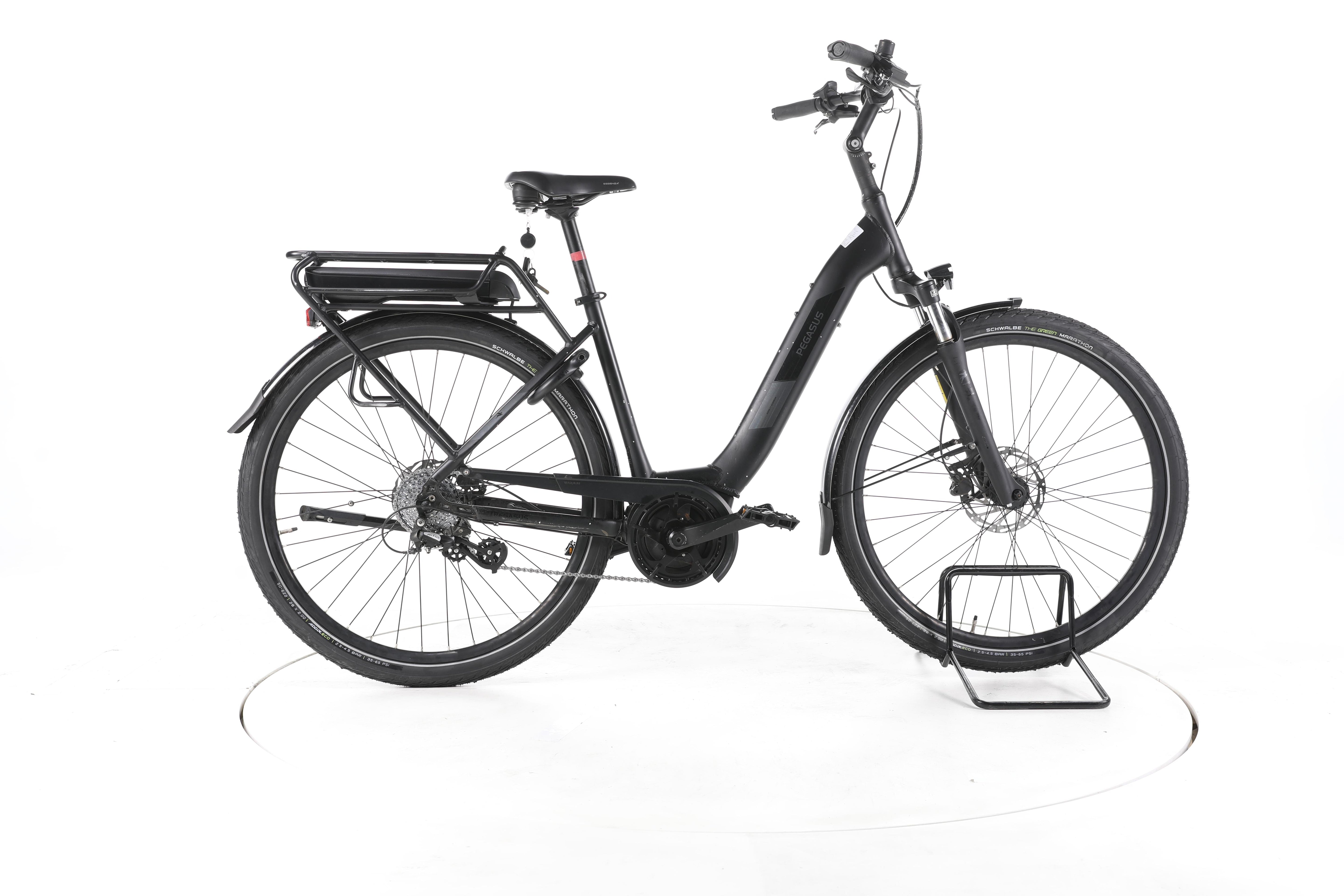 Pegasus Solero E8 Plus Trekking E-Bike Tiefeinsteiger - Image 1