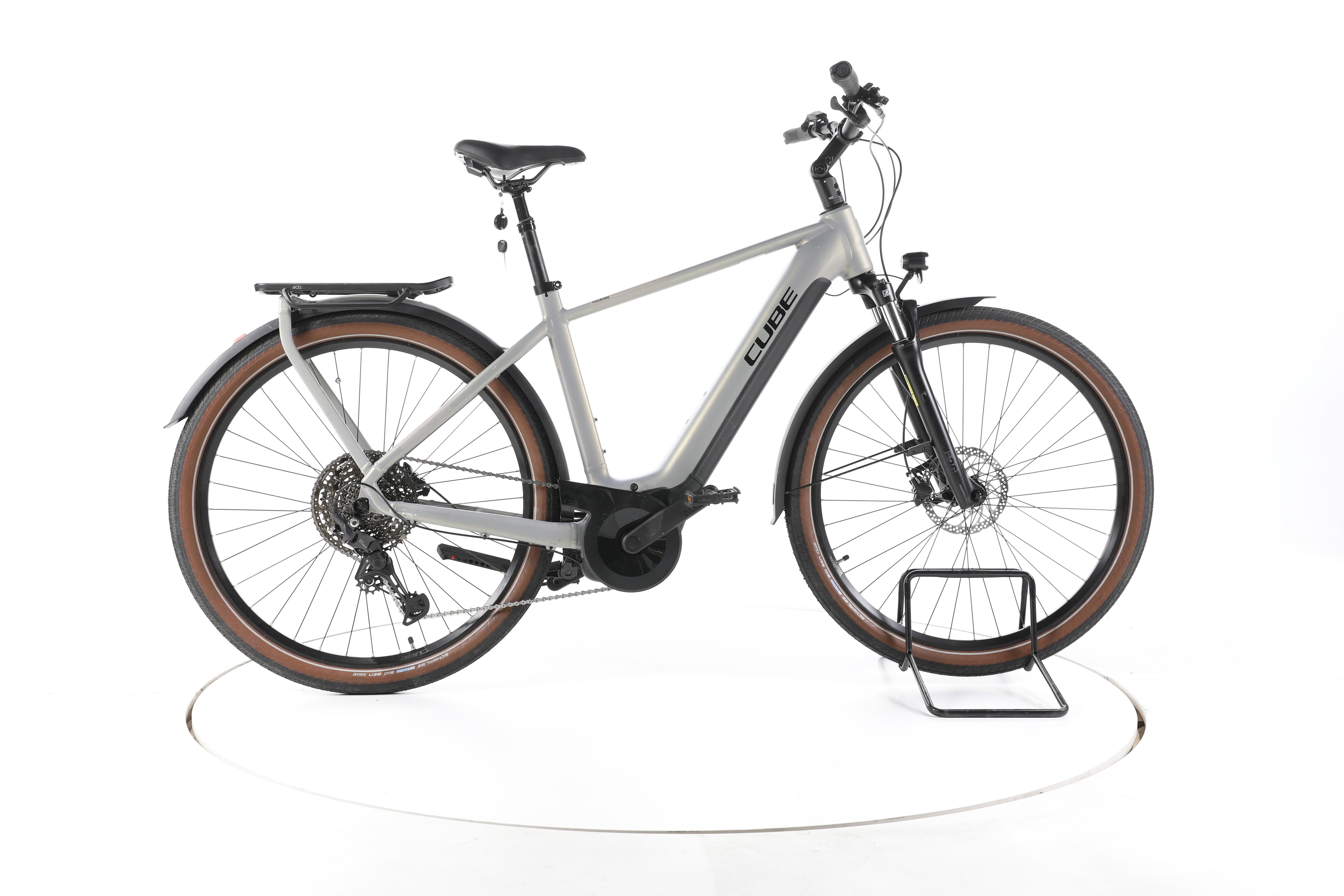 Cube Touring Hybrid Pro 625 Trekking E-Bike 2024 - Image 1
