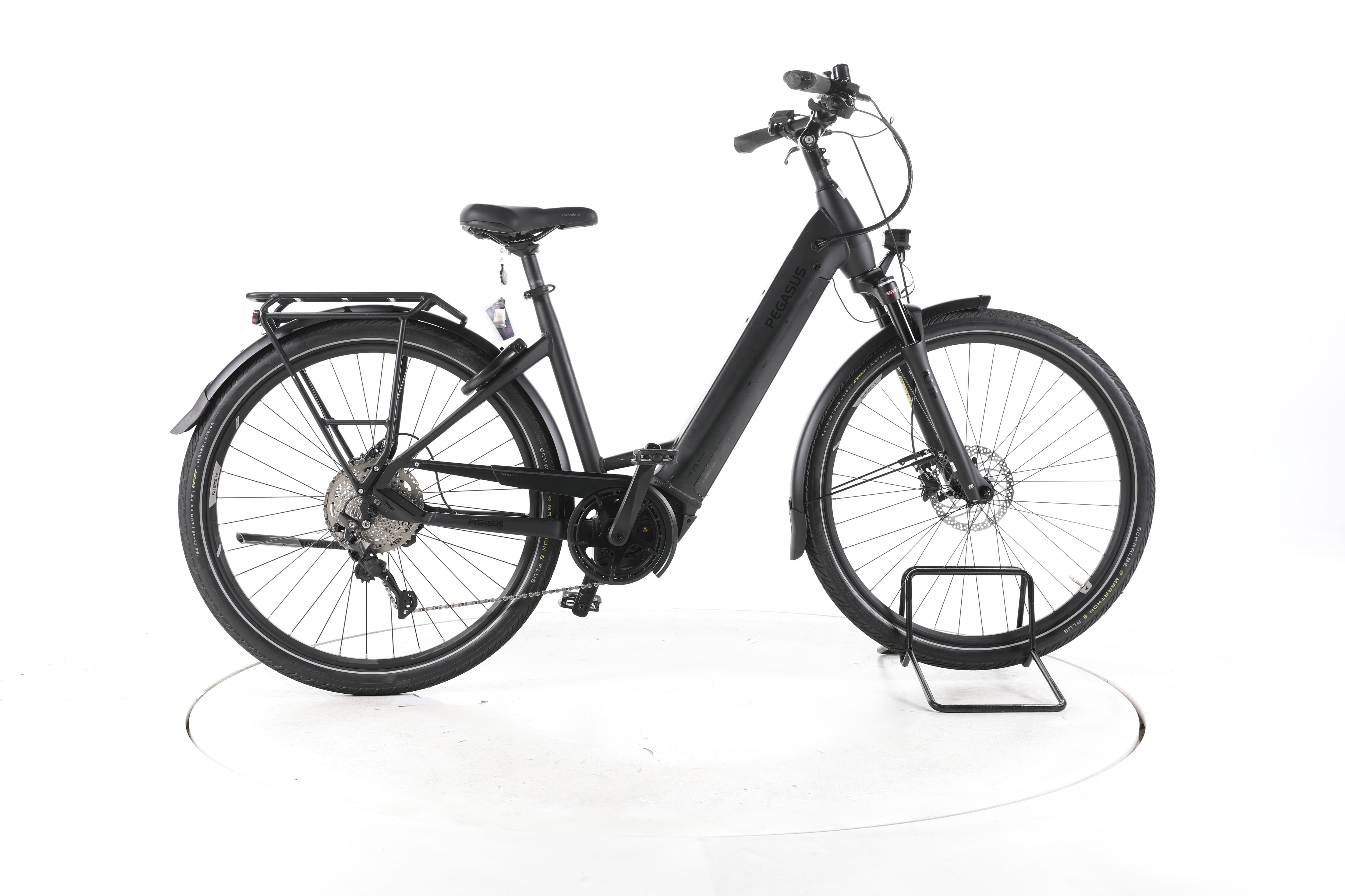 Pegasus Premio EVO Lite Trekking E-Bike Tiefeinsteiger - Image 1