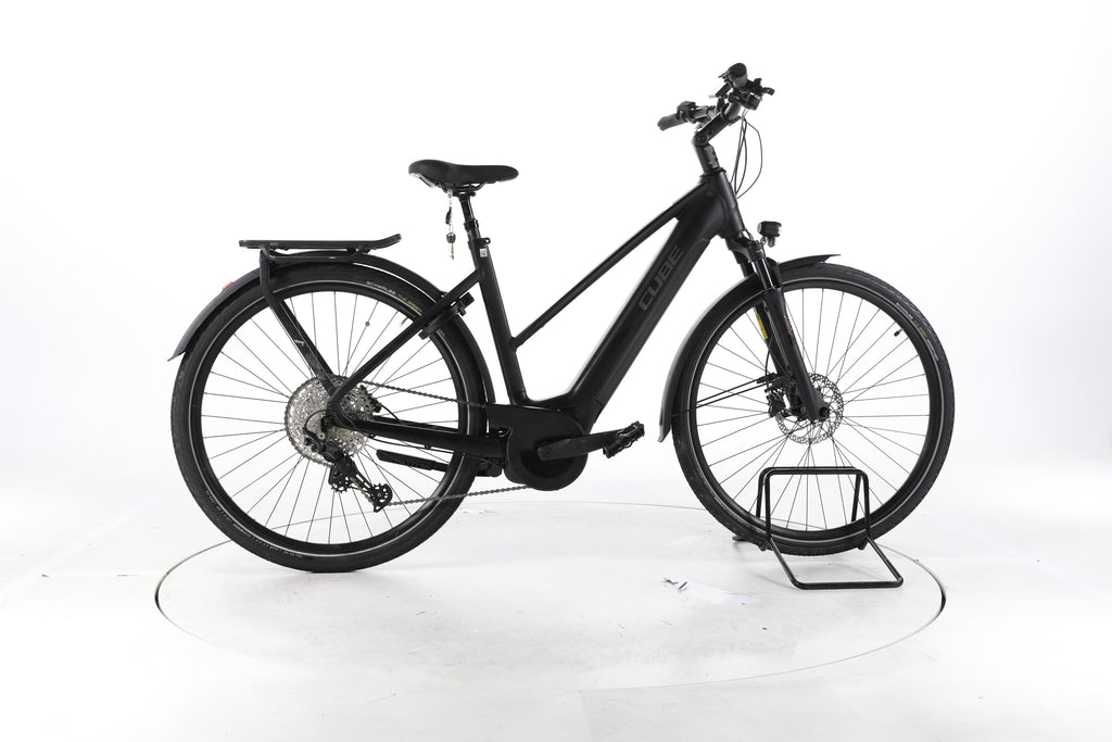Cube Touring Hybrid Pro Trekking E-Bike - Image 1