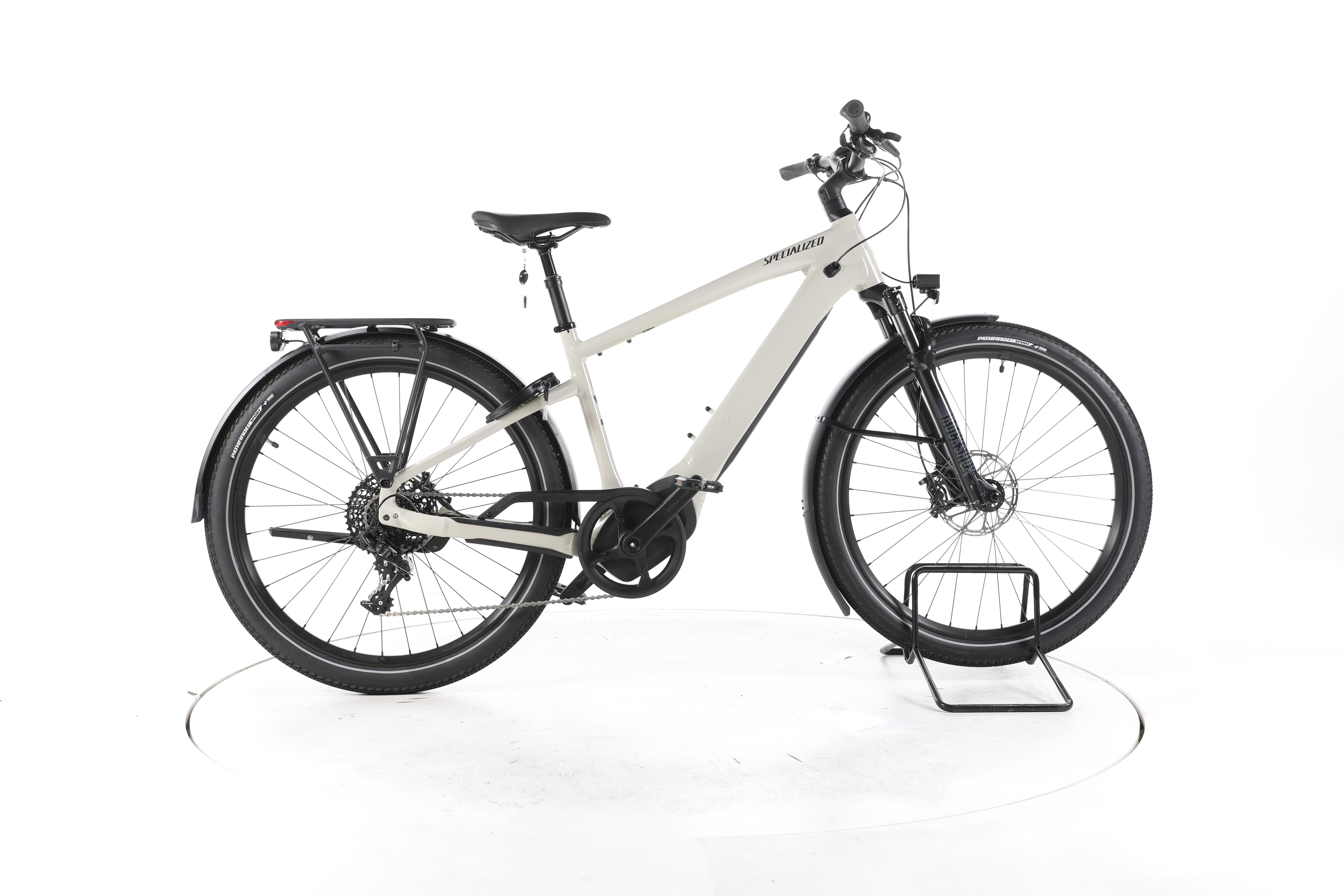 Specialized Vado 5.0 Trekking E-Bike - Image 1