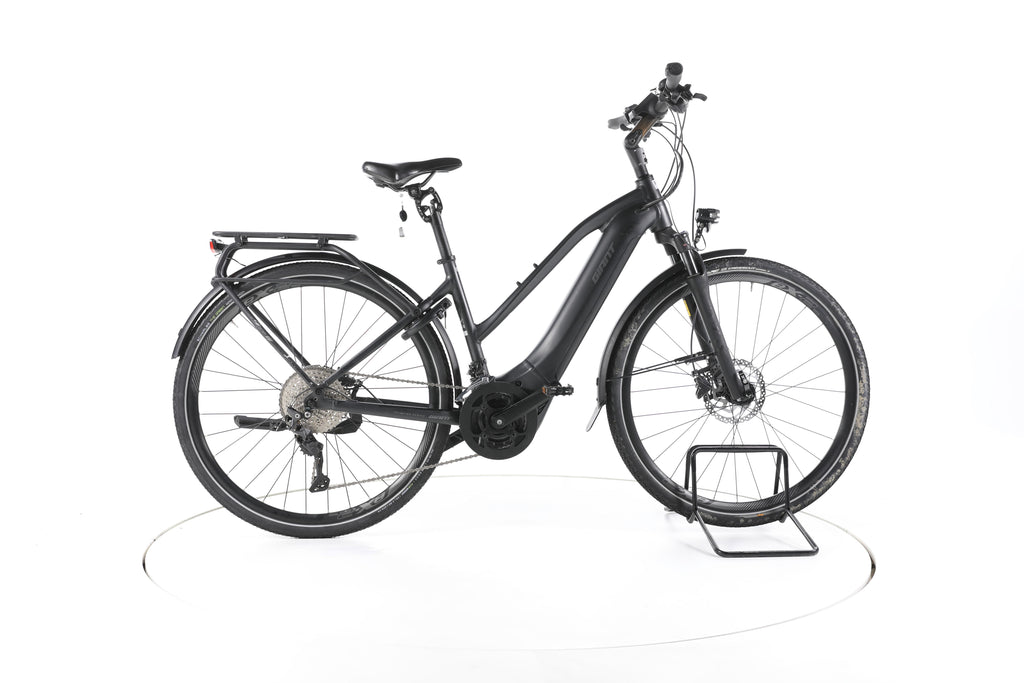 Giant Explore E+ 1 Trekking E-Bike - Image 1
