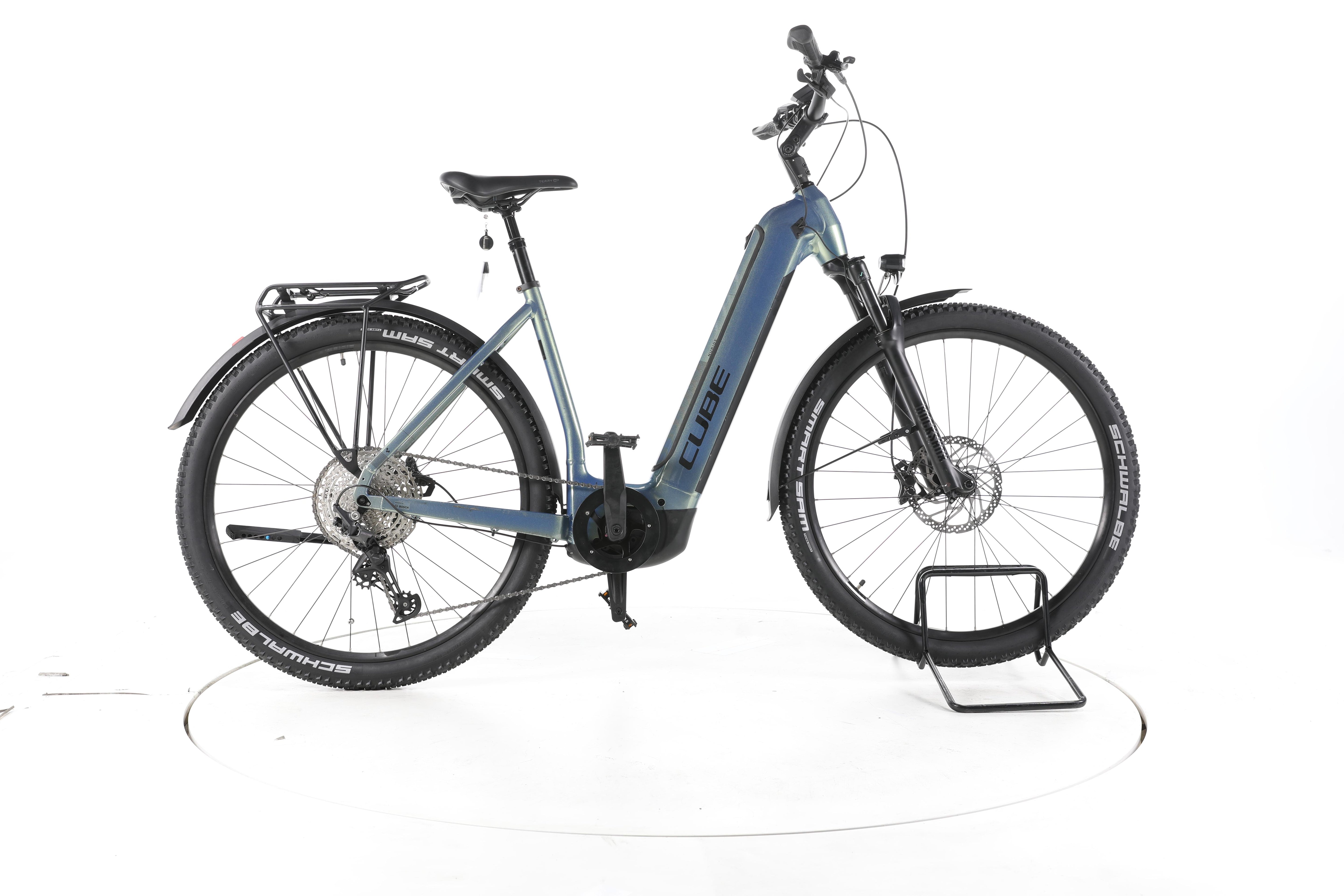 Cube Nuride Hybrid SLX Trekking E-Bike Tiefeinsteiger - Image 1