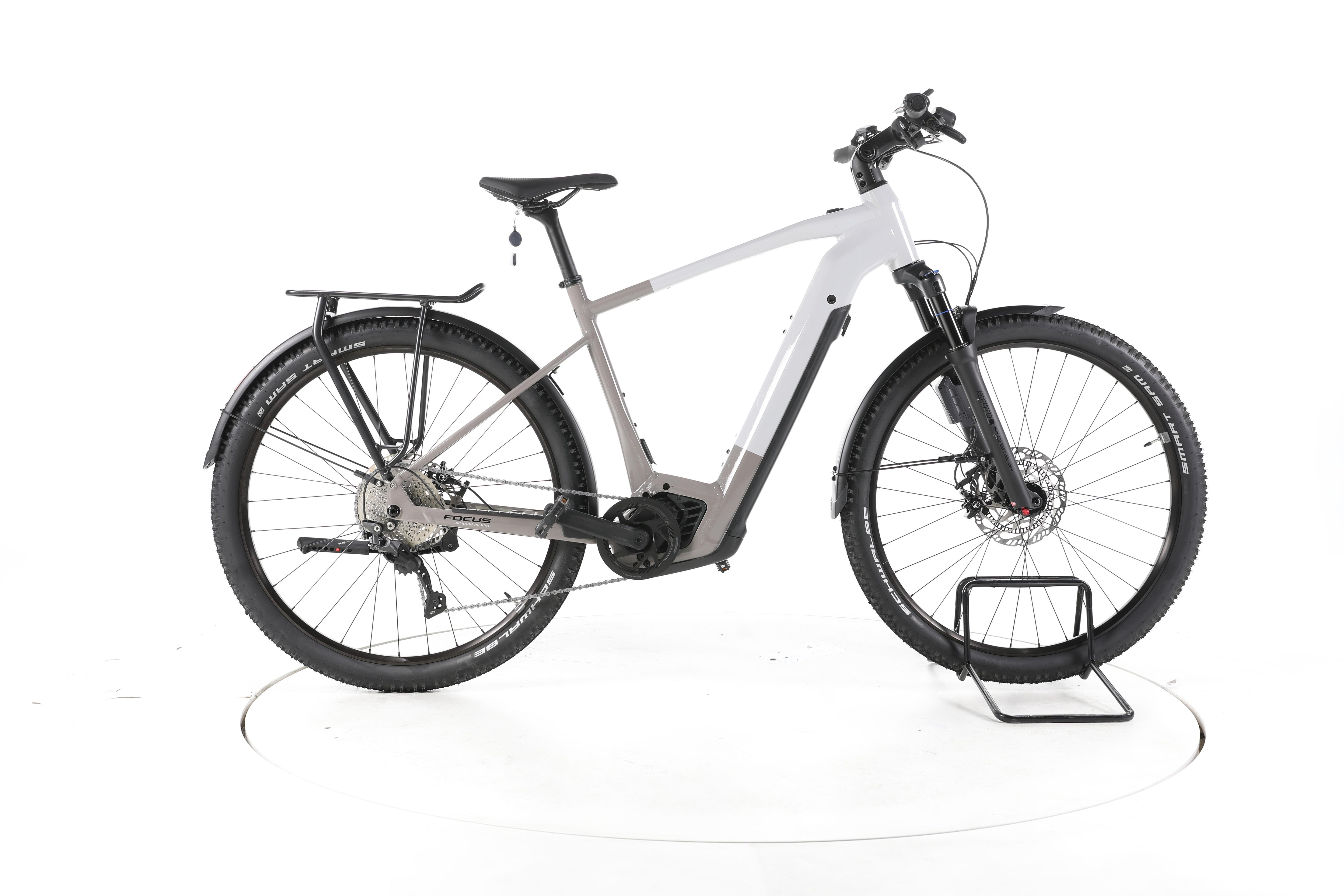 Focus PLANET² 6.8 Trekking E-Bike - Image 1