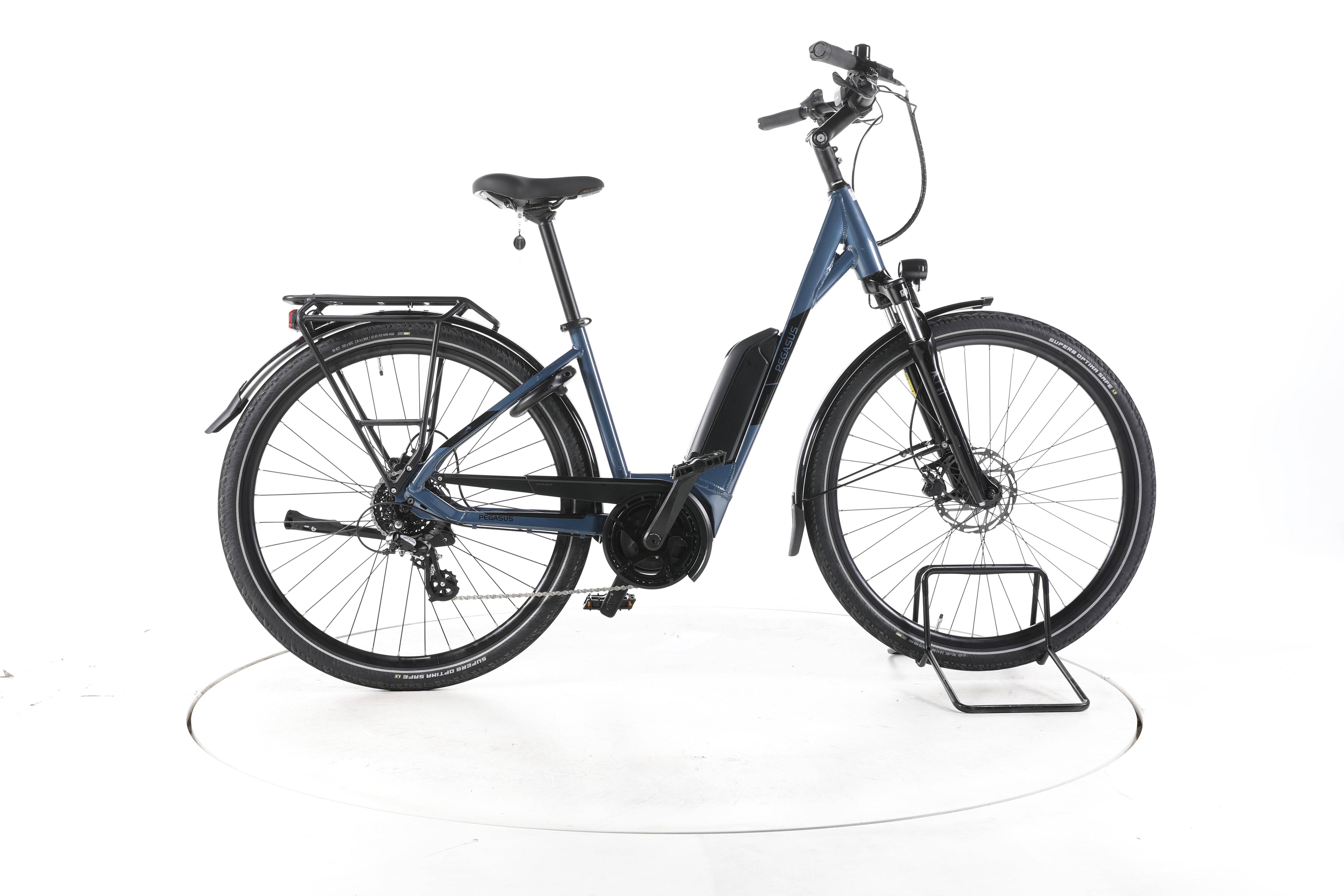 Pegasus Solero E8 Sport Performance Trekking E-Bike Tiefeinsteiger - Image 1