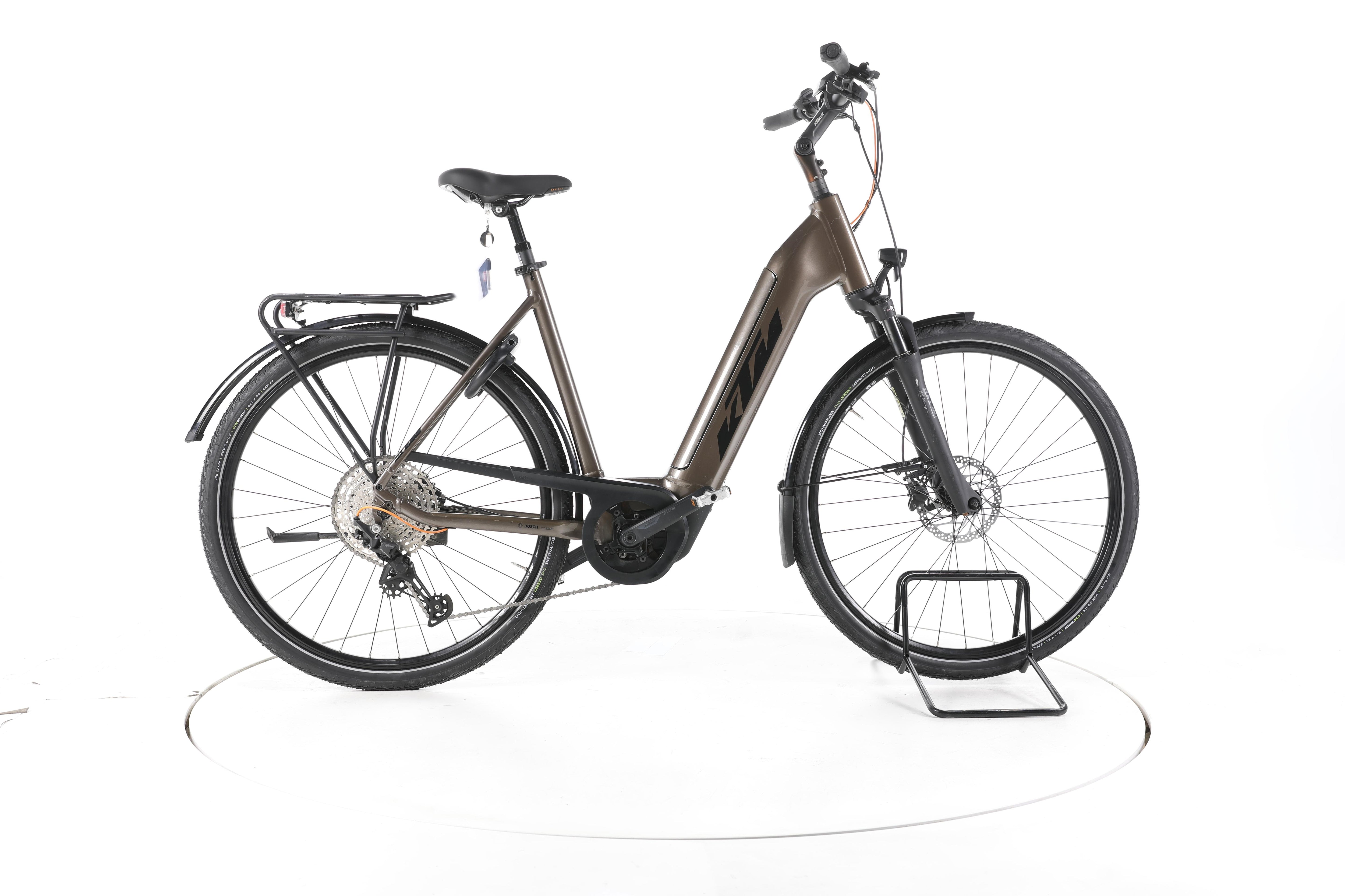 KTM Macina Ultimate Pro Trekking E-Bike Tiefeinsteiger - Image 1