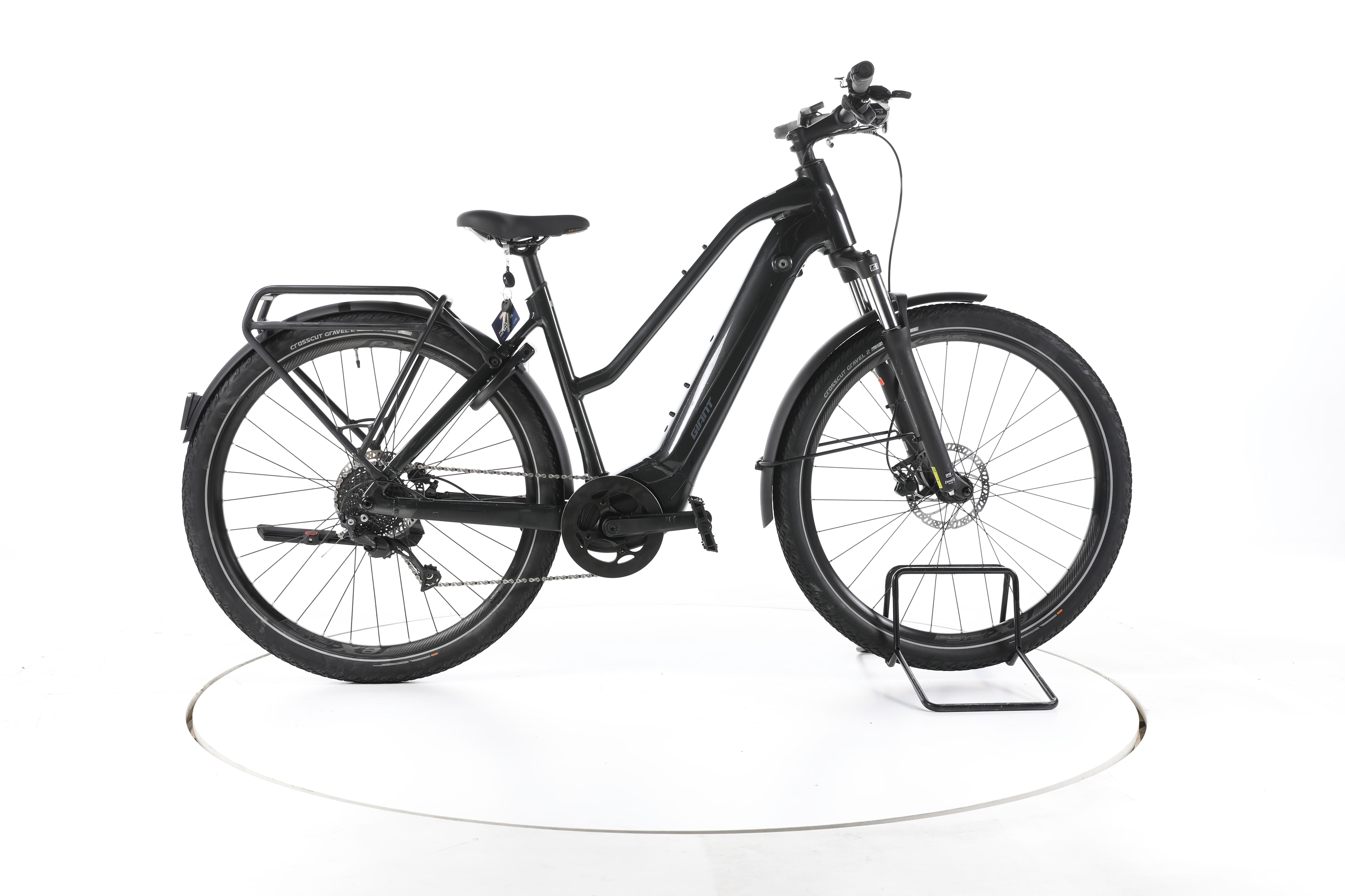 Giant Explore E+ 2 Trekking E-Bike - Image 1