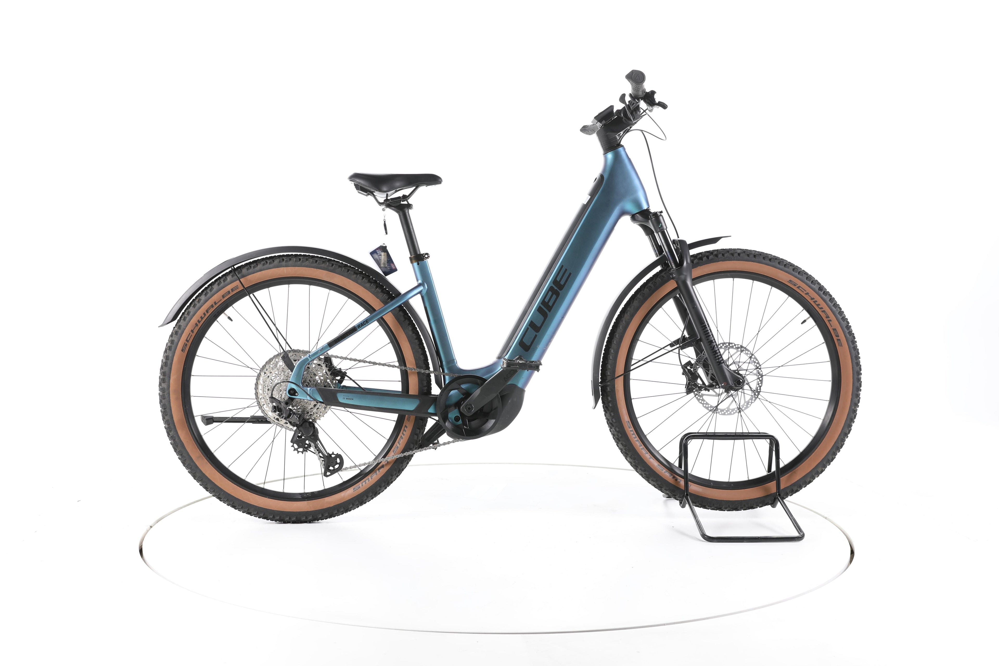 Cube Reaction Hybrid Race Trekking E-Bike Tiefeinsteiger 2024 - Image 1