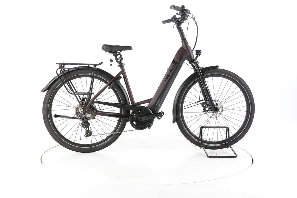 Pegasus Strong EVO 10 Lite Trekking E-Bike Tiefeinsteiger - Image 1
