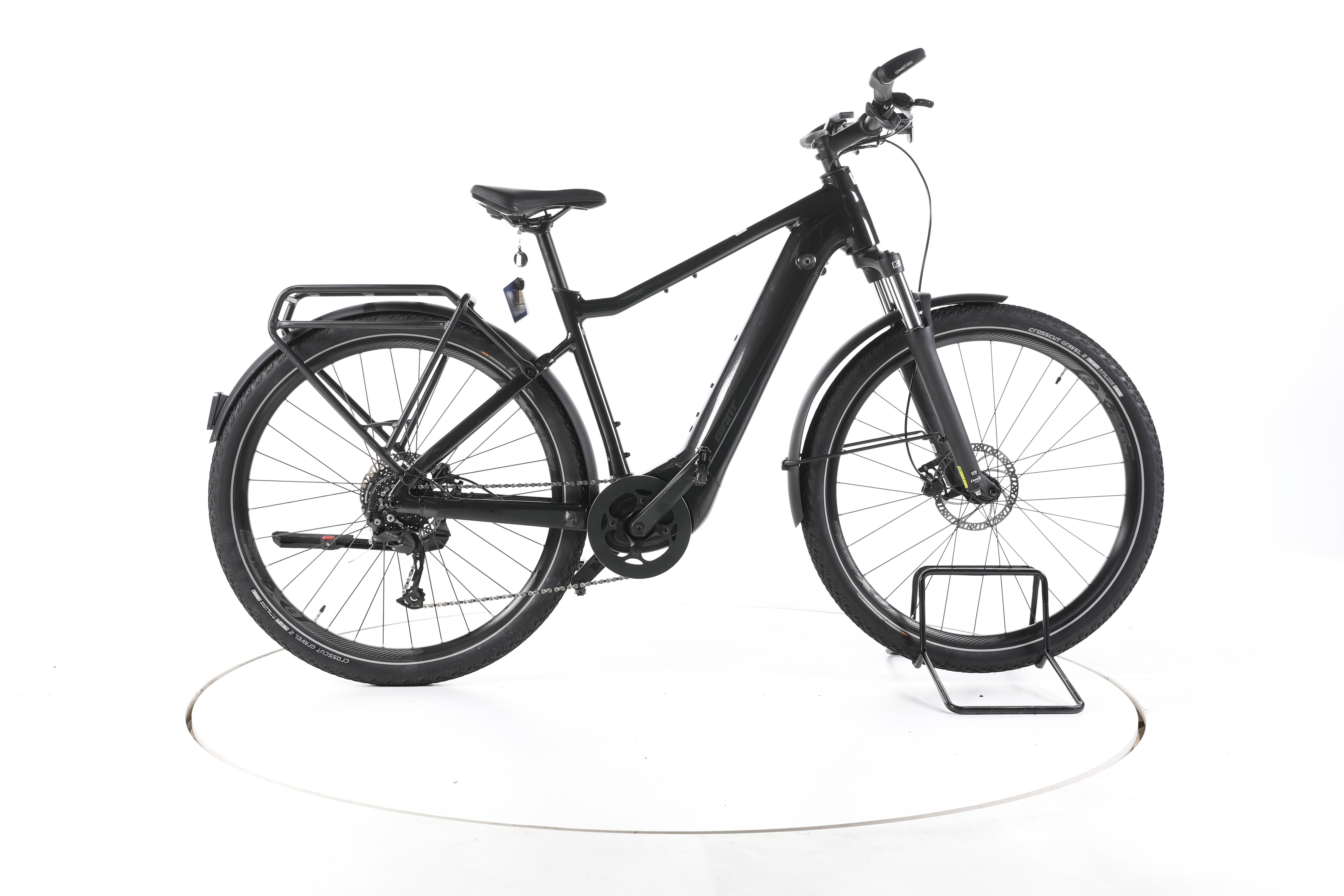 Giant Explore E+ 2 Trekking E-Bike - Image 1