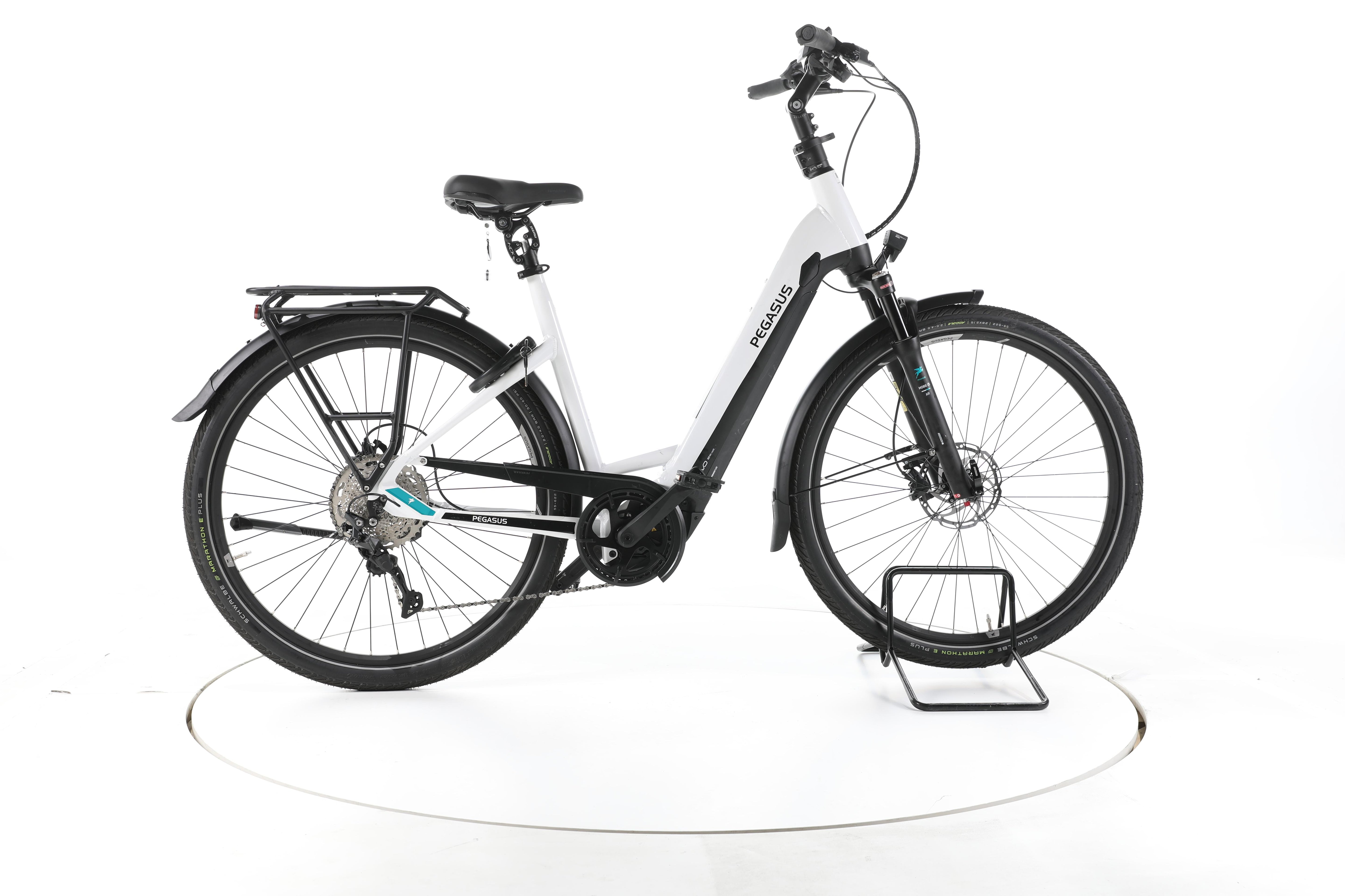 Pegasus Premio Evo Lite Comfort Trekking E-Bike Tiefeinsteiger - Image 1