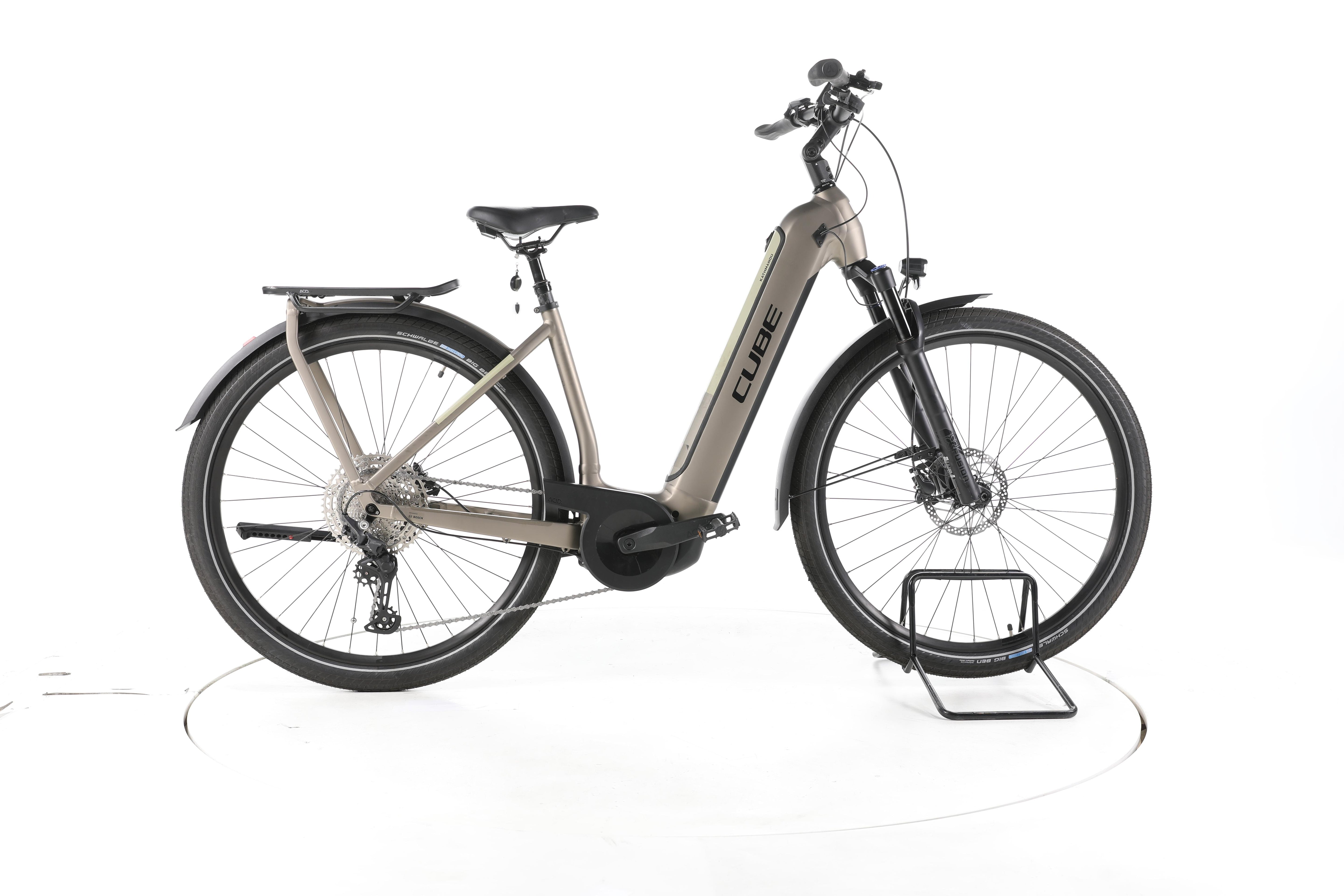 Cube Kathmandu Hybrid Pro Trekking E-Bike Tiefeinsteiger - Image 1