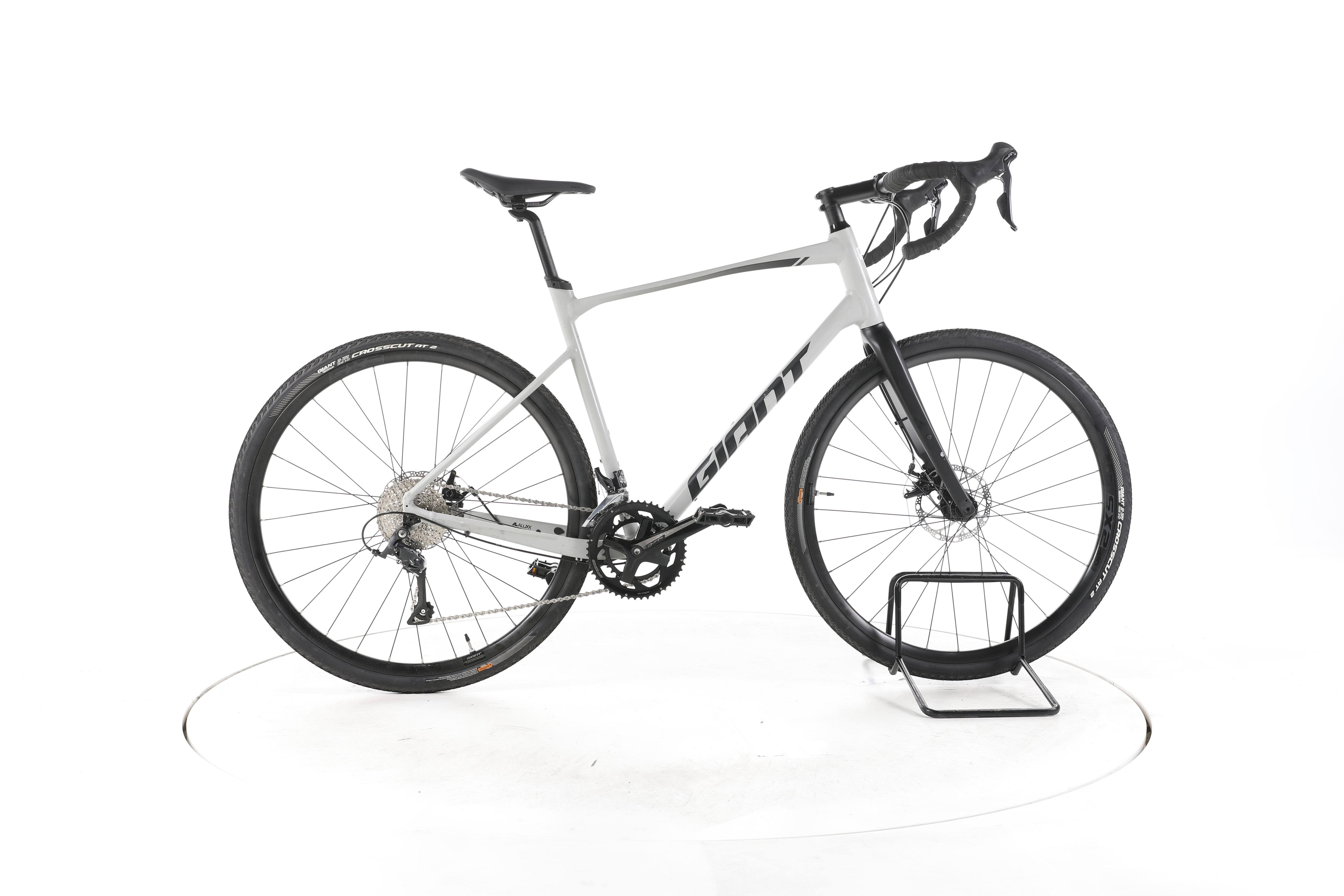 Giant Revolt 2 Gravelbike - Image 1