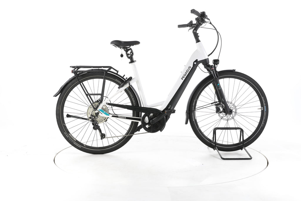 Pegasus Premio Evo 10 Lite Trekking E-Bike Tiefeinsteiger - Image 1