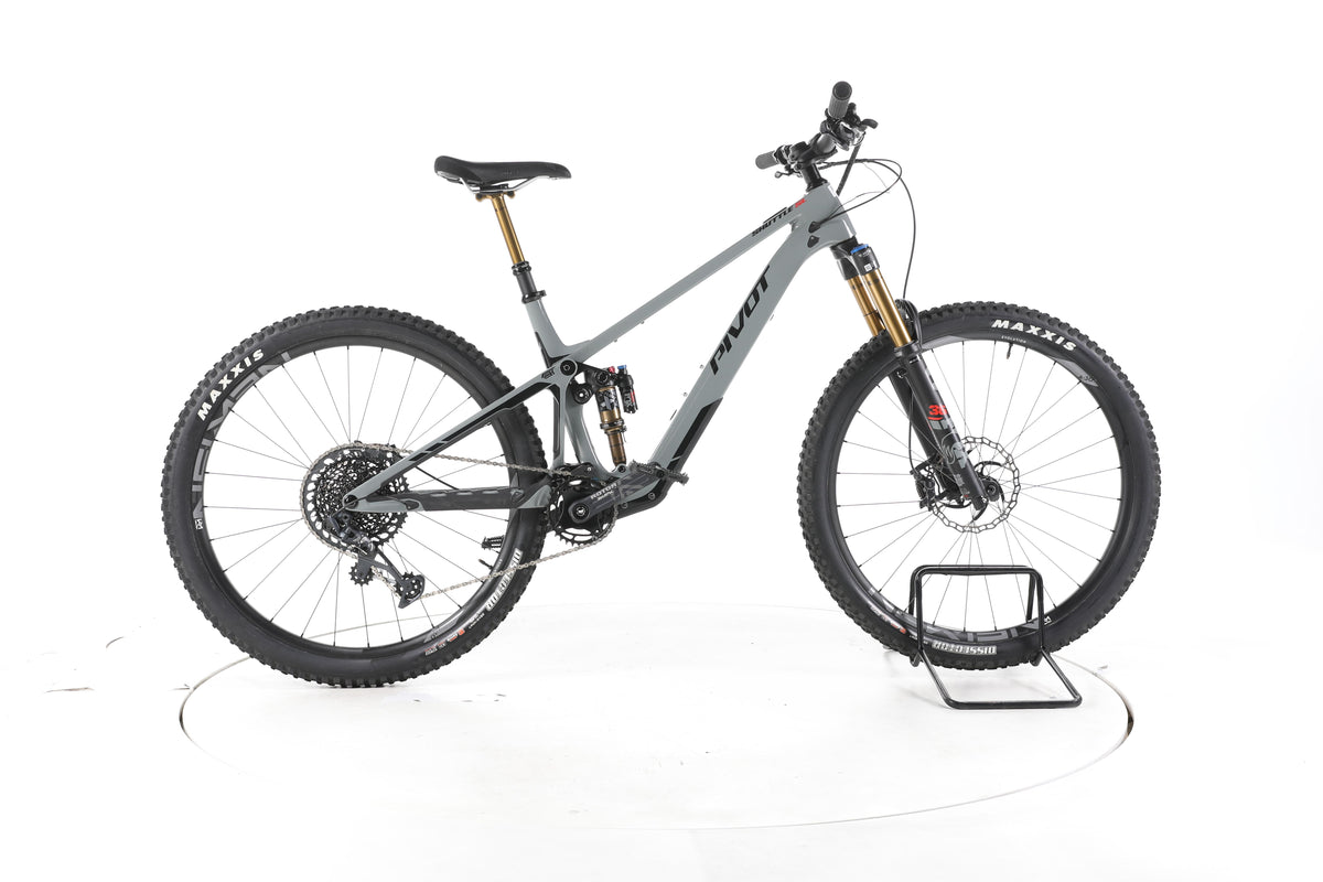 Pivot Cycles Shuttle SL E-Bike Fully Carbon - Image 1