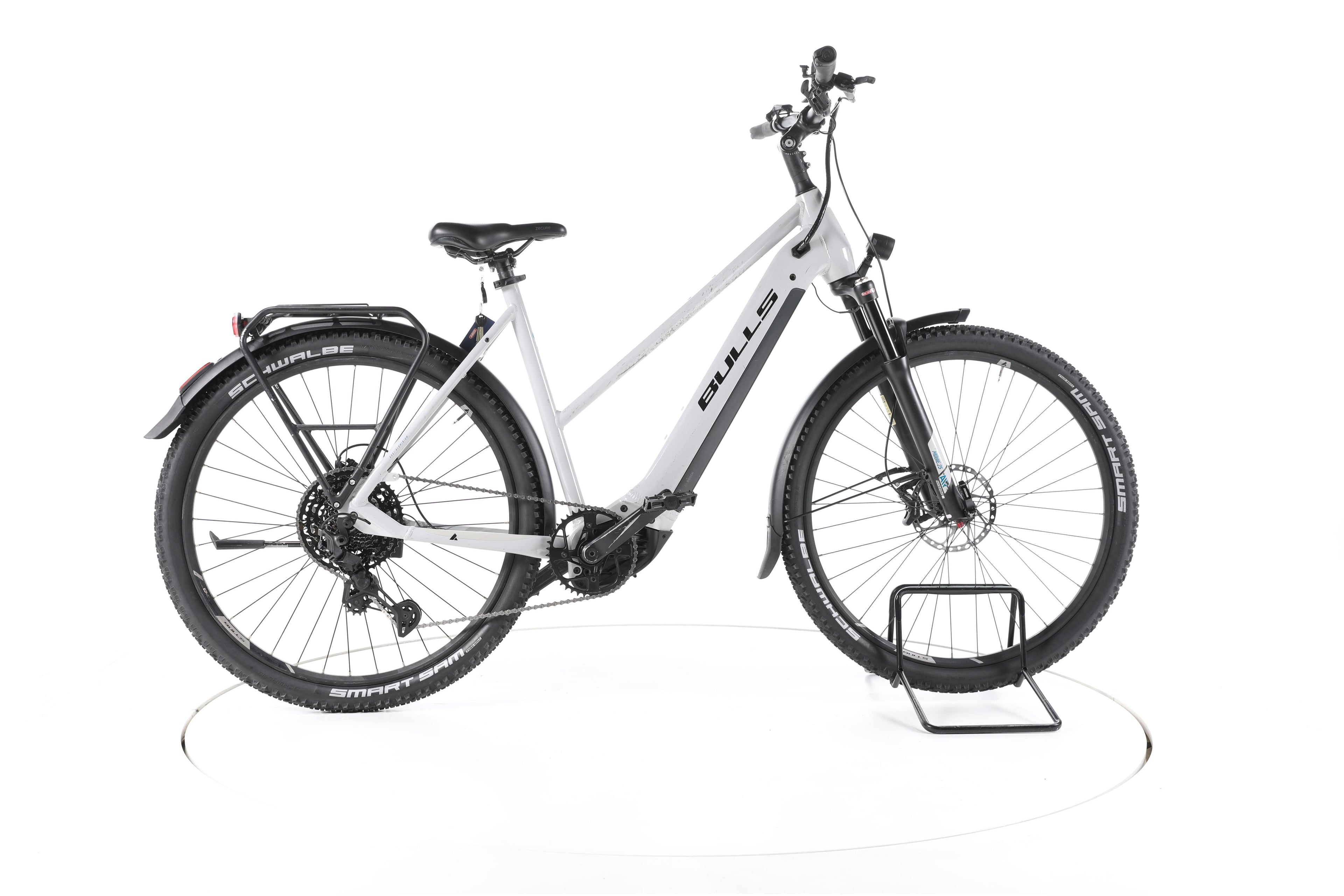 Bulls Cross Lite Evo 1 Trekking E-Bike - Image 1