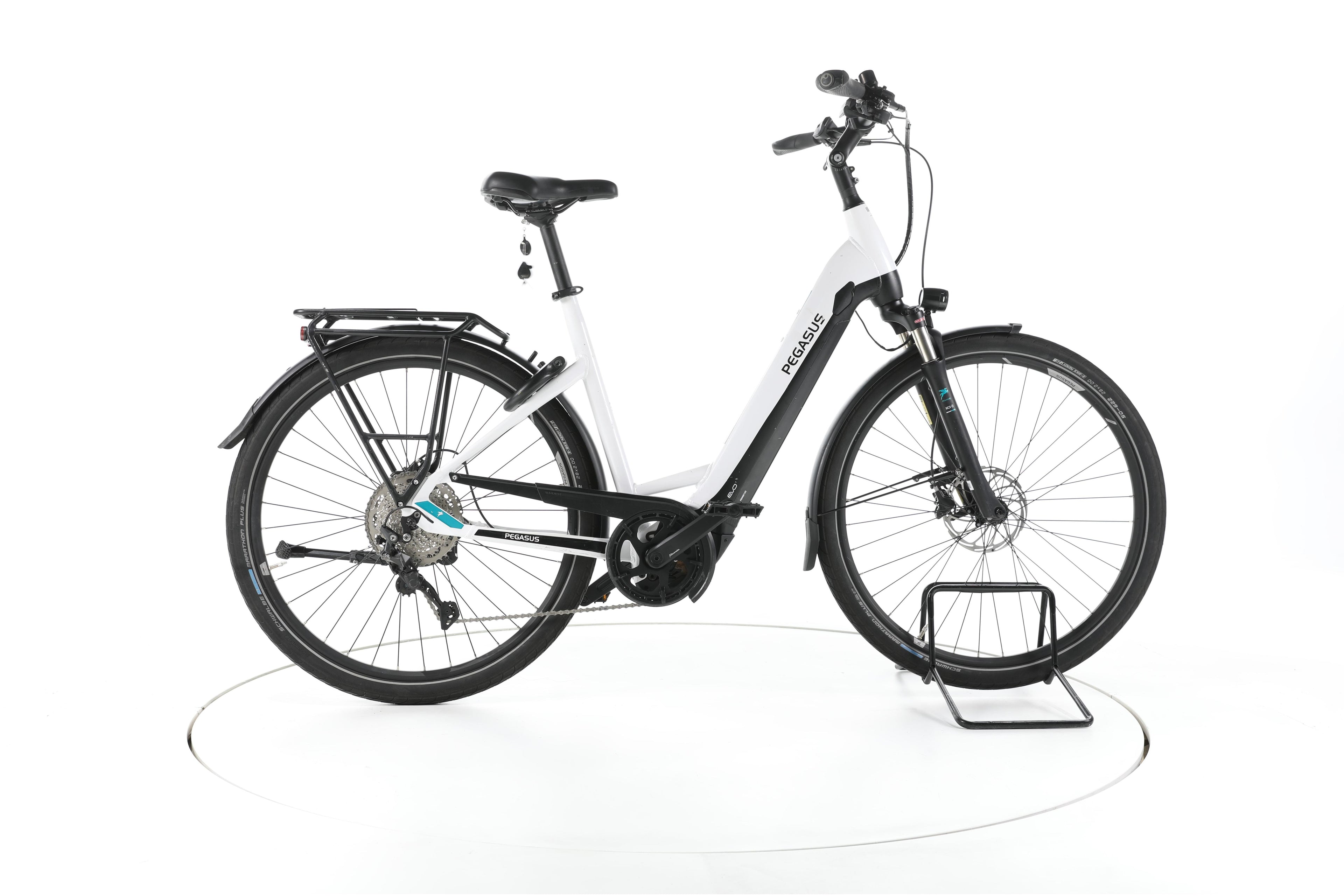 Pegasus Premio Evo 10 Lite Trekking E-Bike Tiefeinsteiger - Image 1