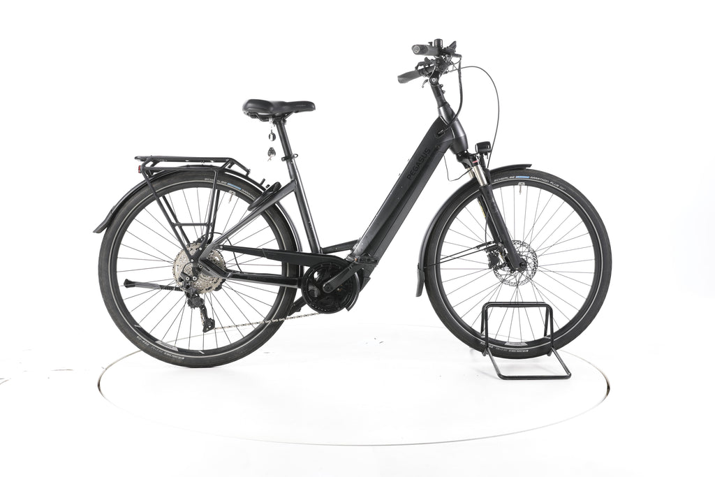 Pegasus Premio Evo 10 Lite Trekking E-Bike Tiefeinsteiger - Image 1