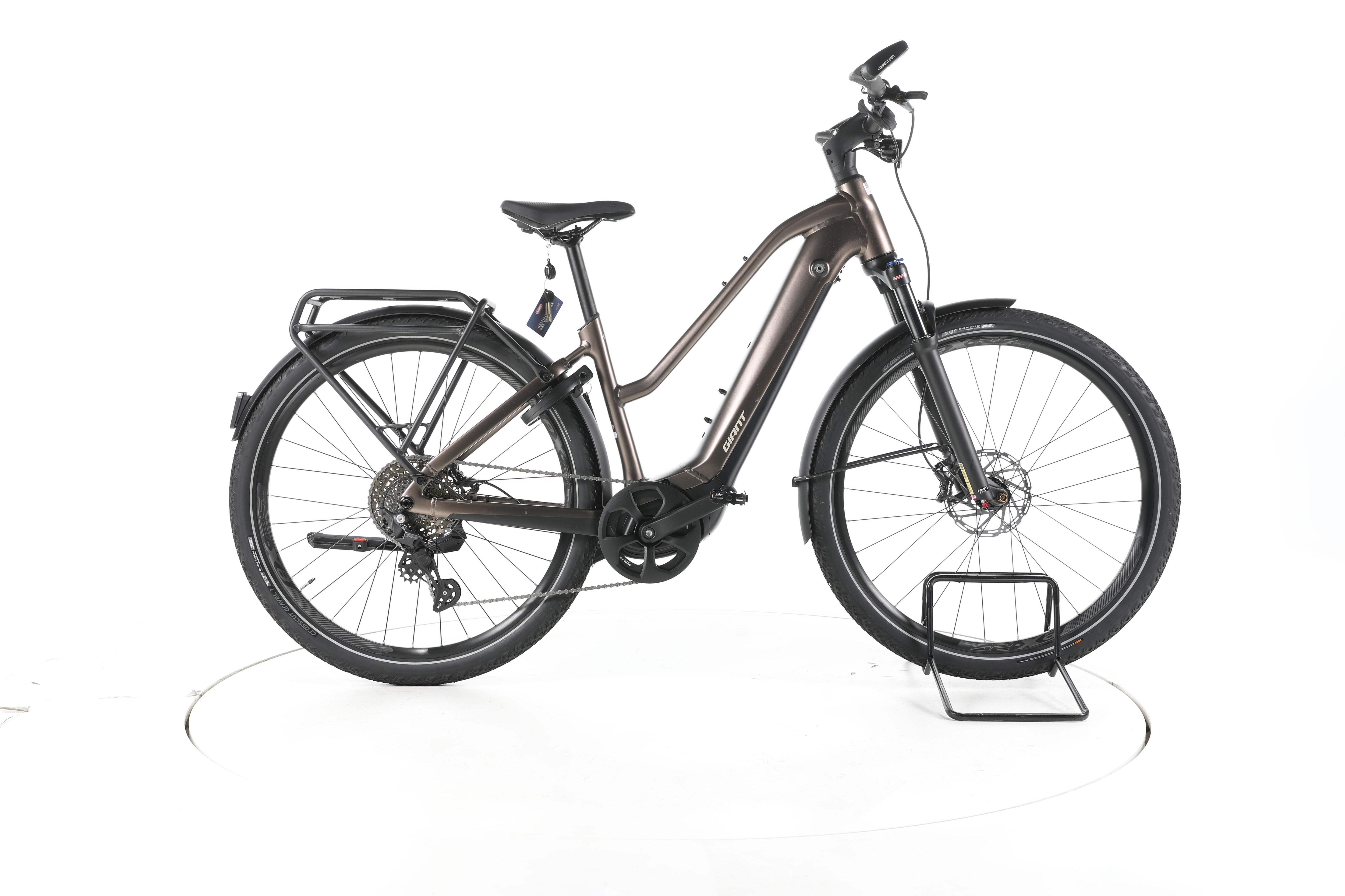 Giant Explore E+1 Pro Trekking E-Bike - Image 1