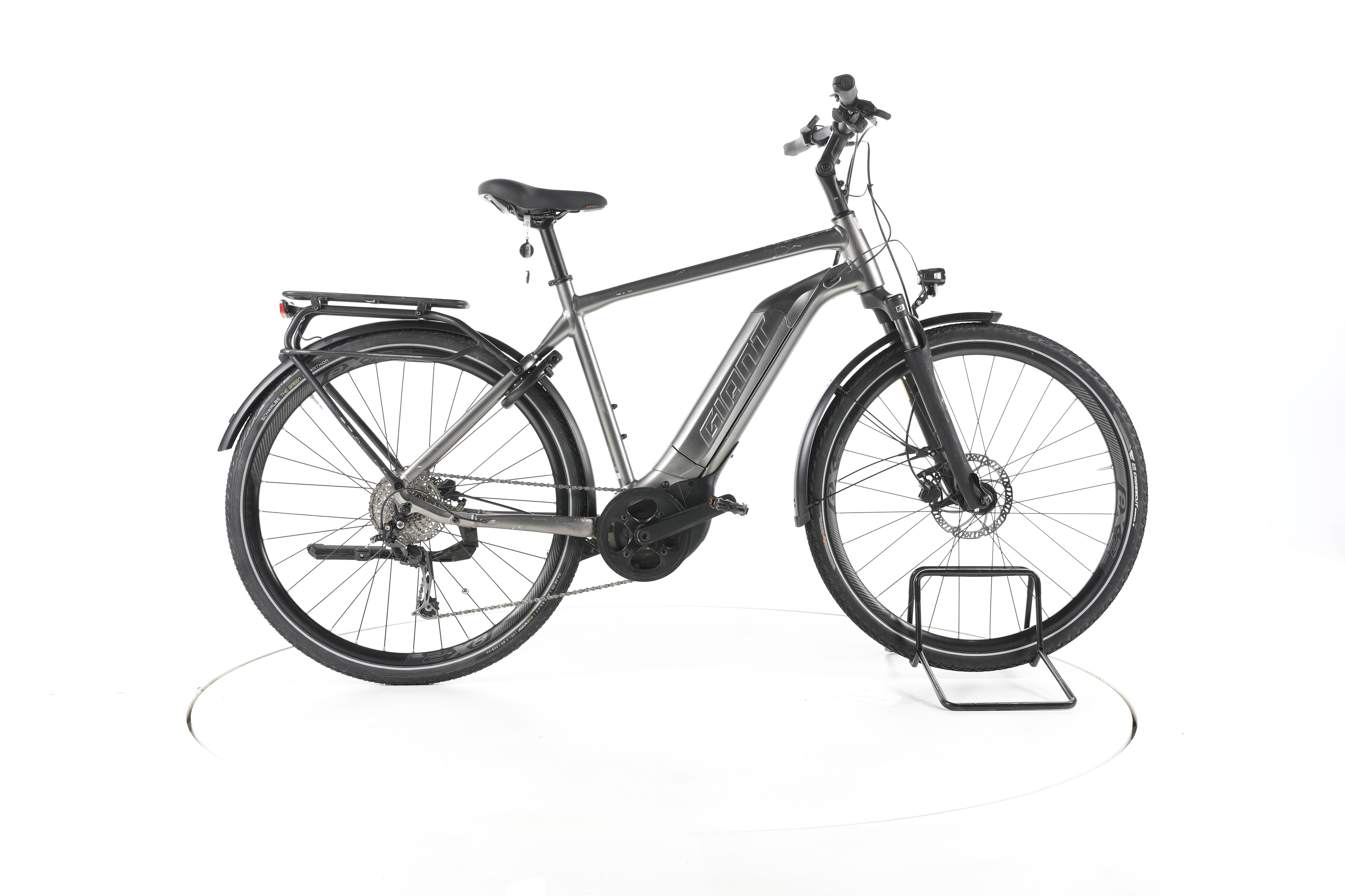 Giant Explore E+ 3 Trekking E-Bike - Image 1