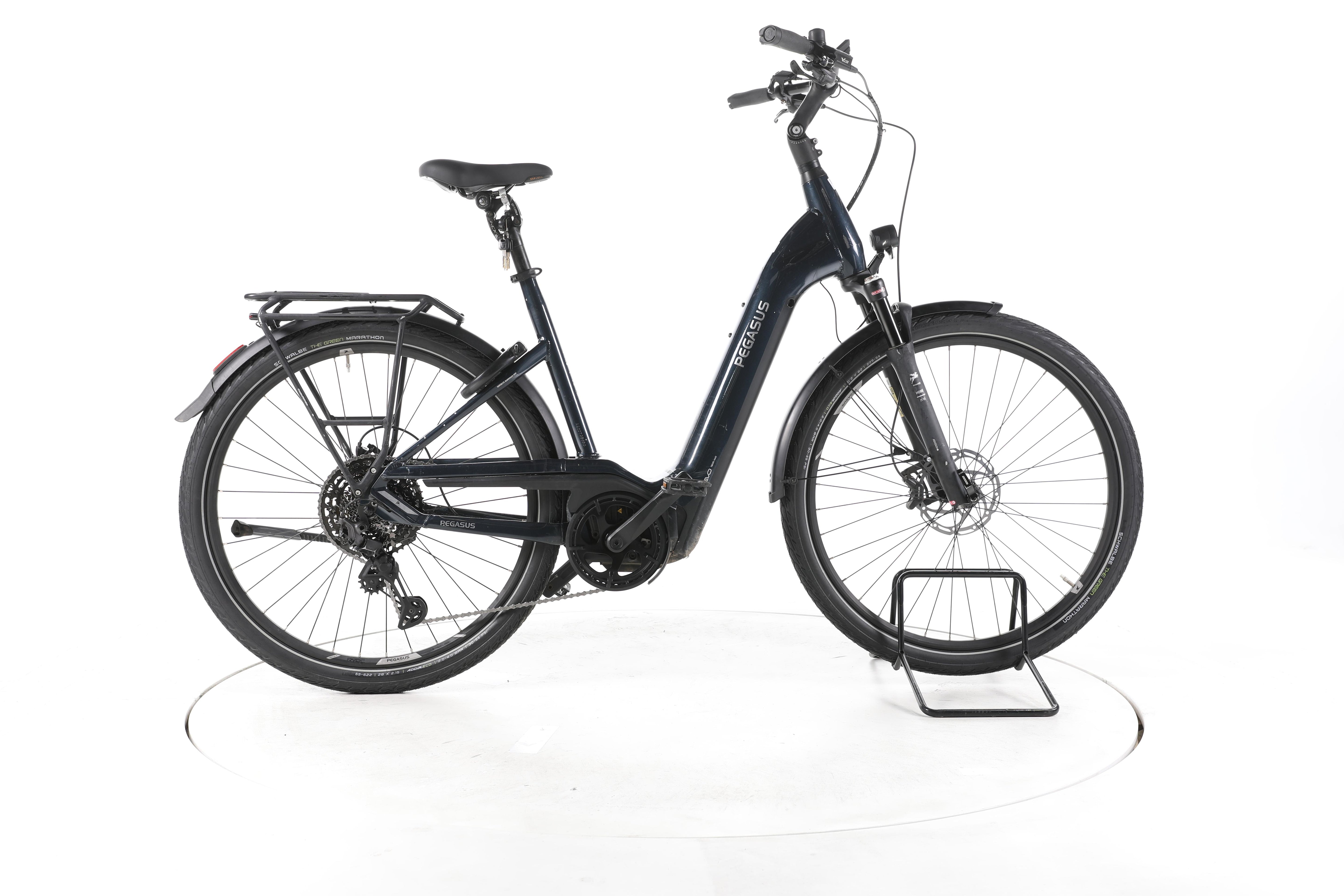 Pegasus Premio Evo 11 Trekking E-Bike Tiefeinsteiger - Image 1