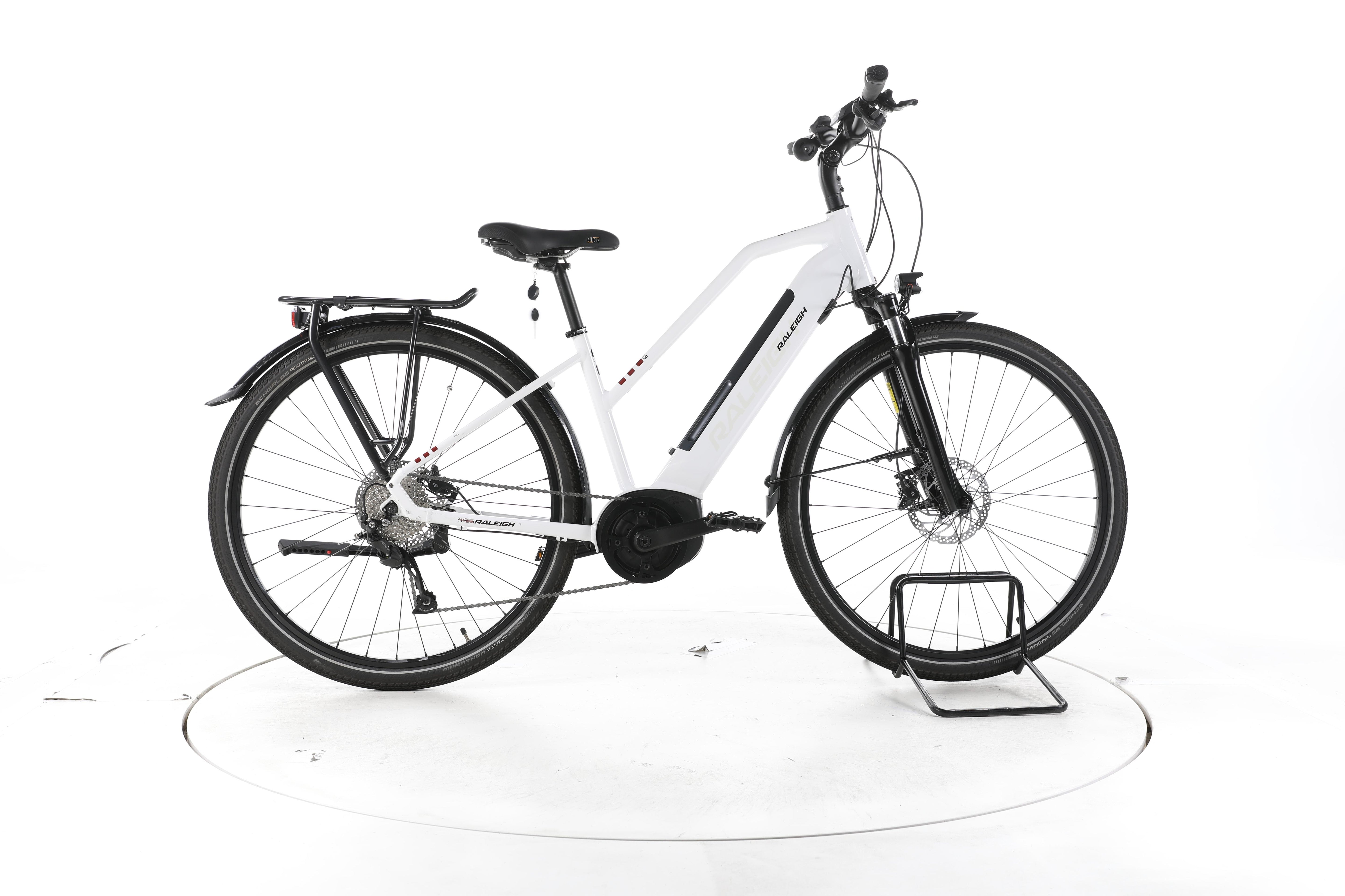 Raleigh Kent 9 Trekking E-Bike - Image 1