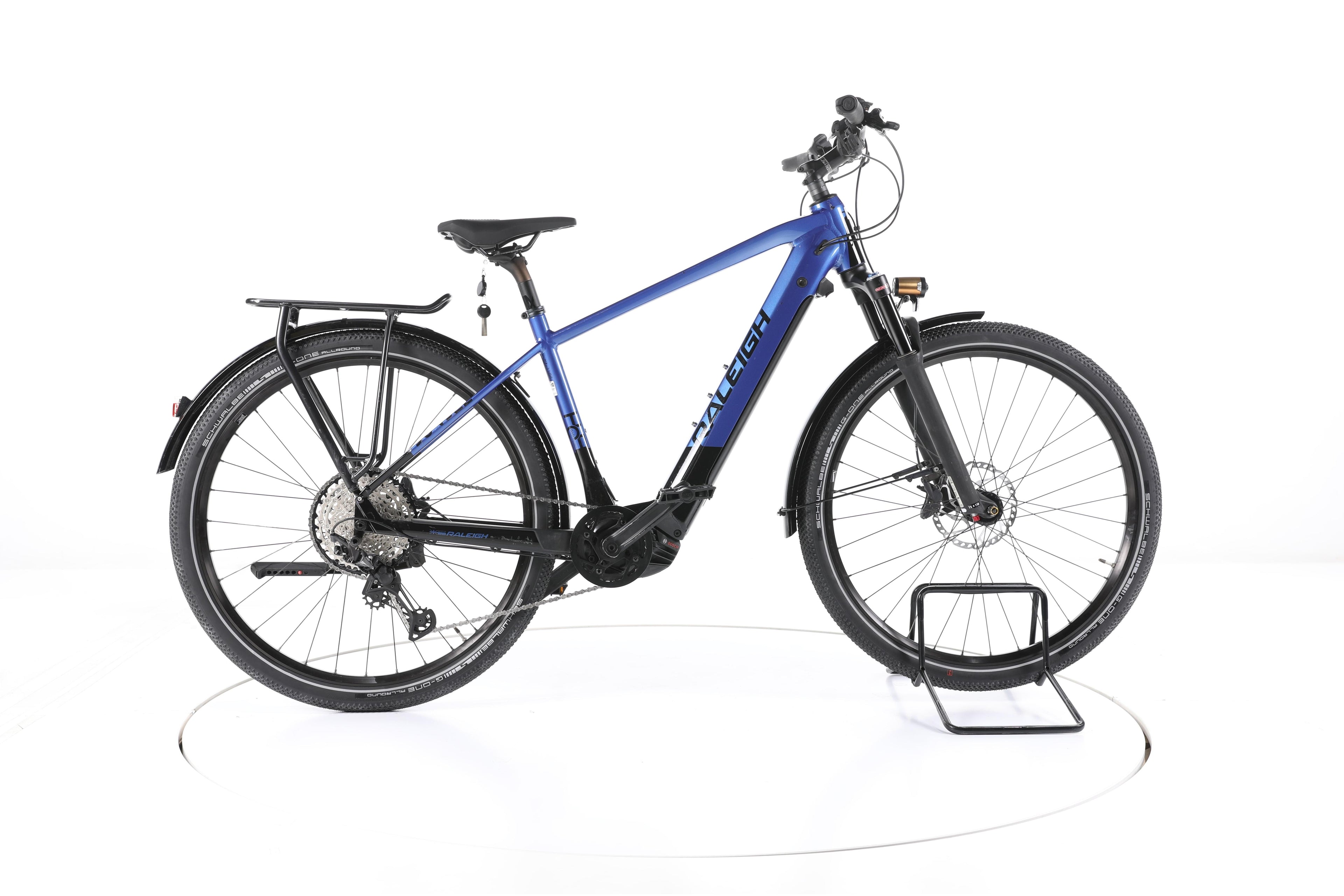 Raleigh Dundee 12 Trekking E-Bike - Image 1