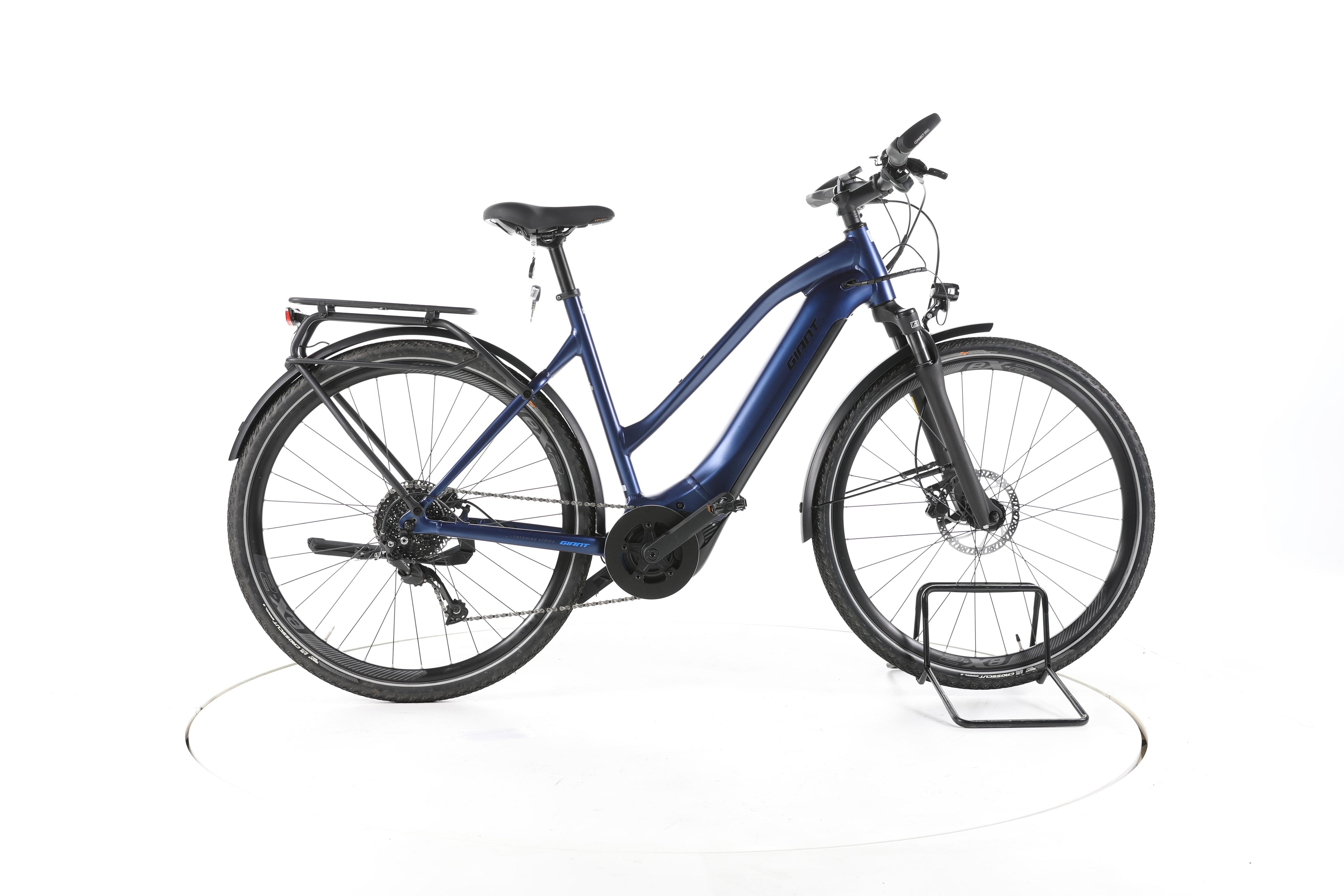 Giant Explore E+2 STA Trekking E-Bike - Image 1