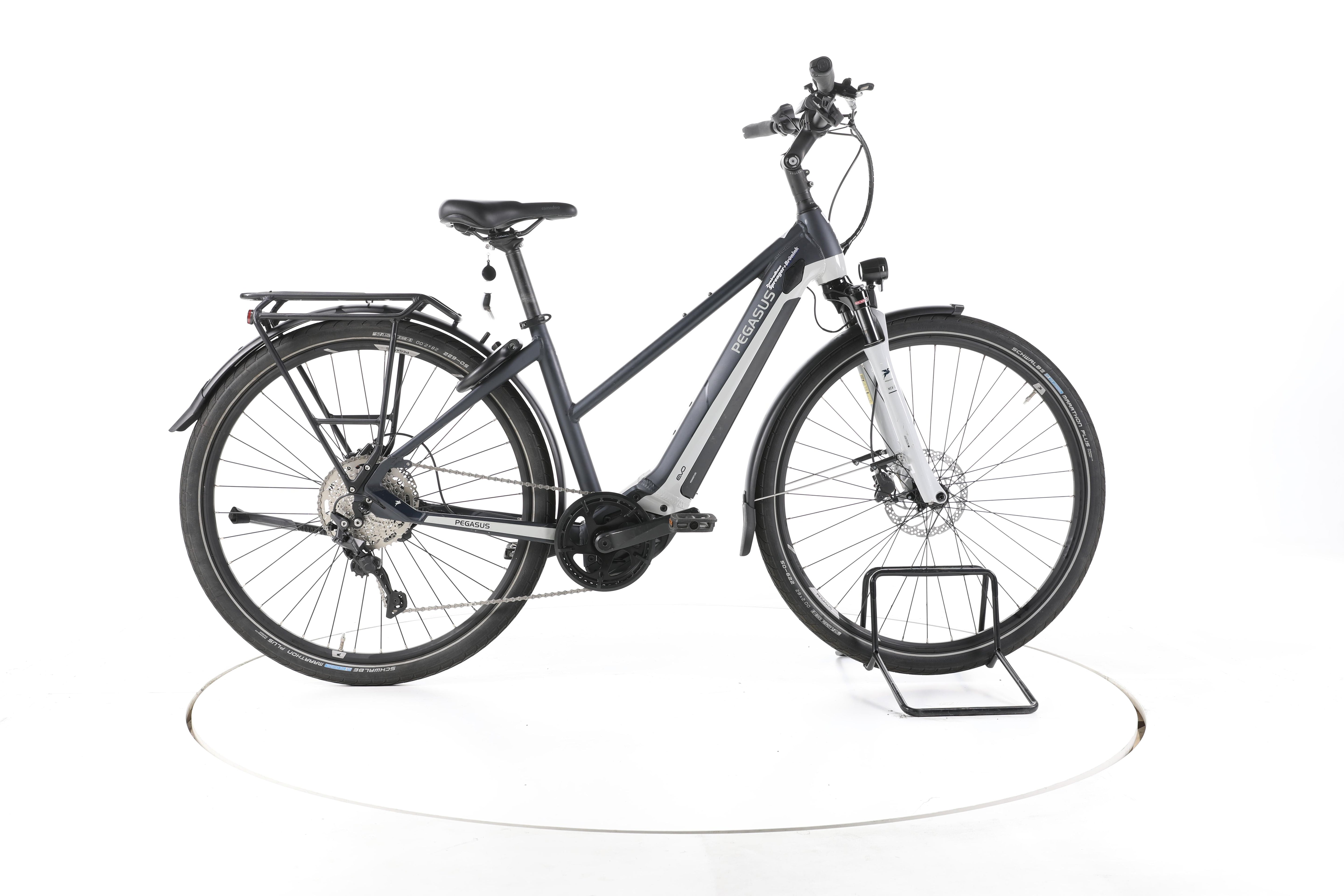 Pegasus Premio Evo 10 Lite Trekking E-Bike - Image 1