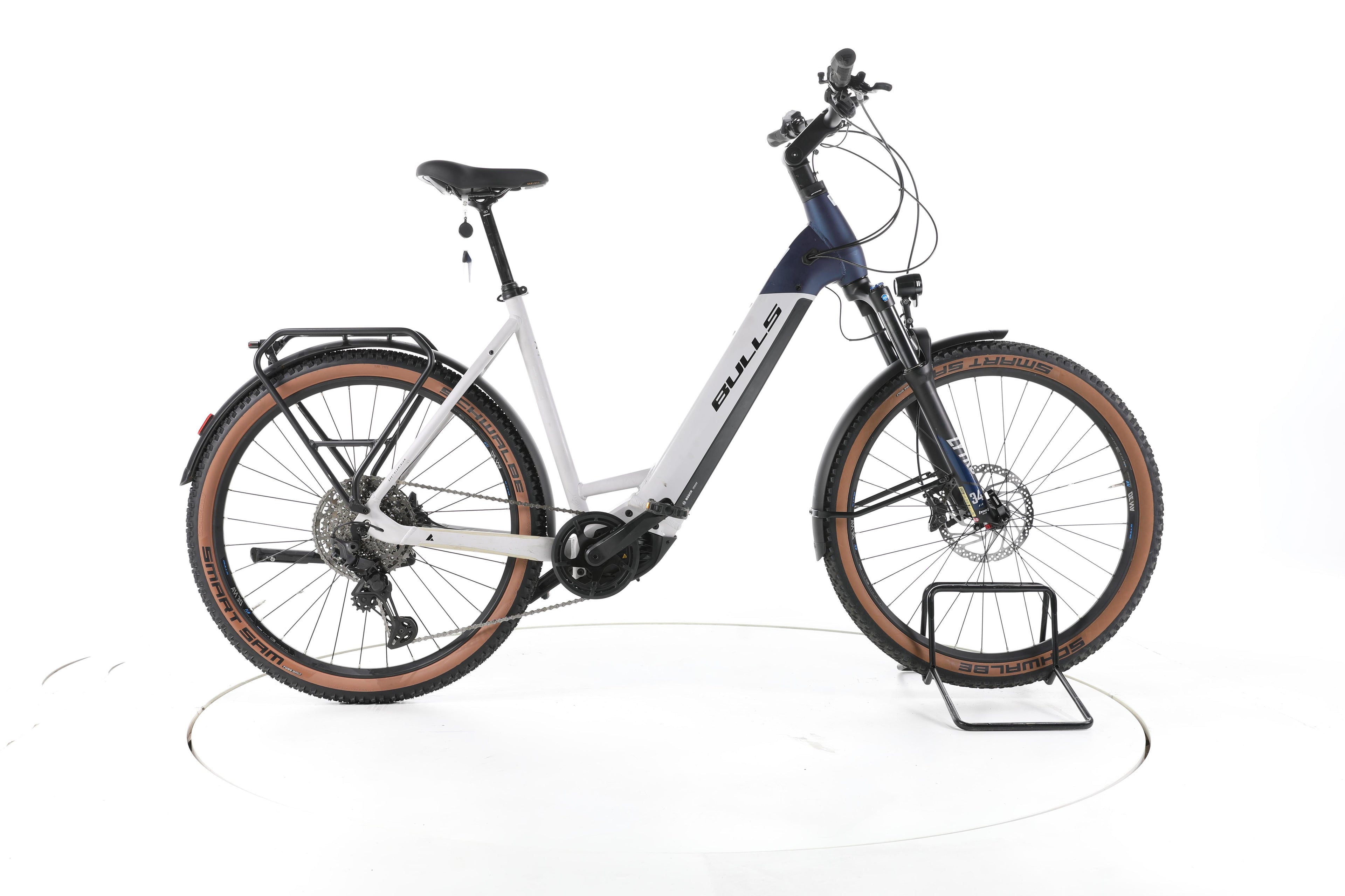 Bulls Iconic EVO 3 Trekking E-Bike Tiefeinsteiger 2024 - Image 1