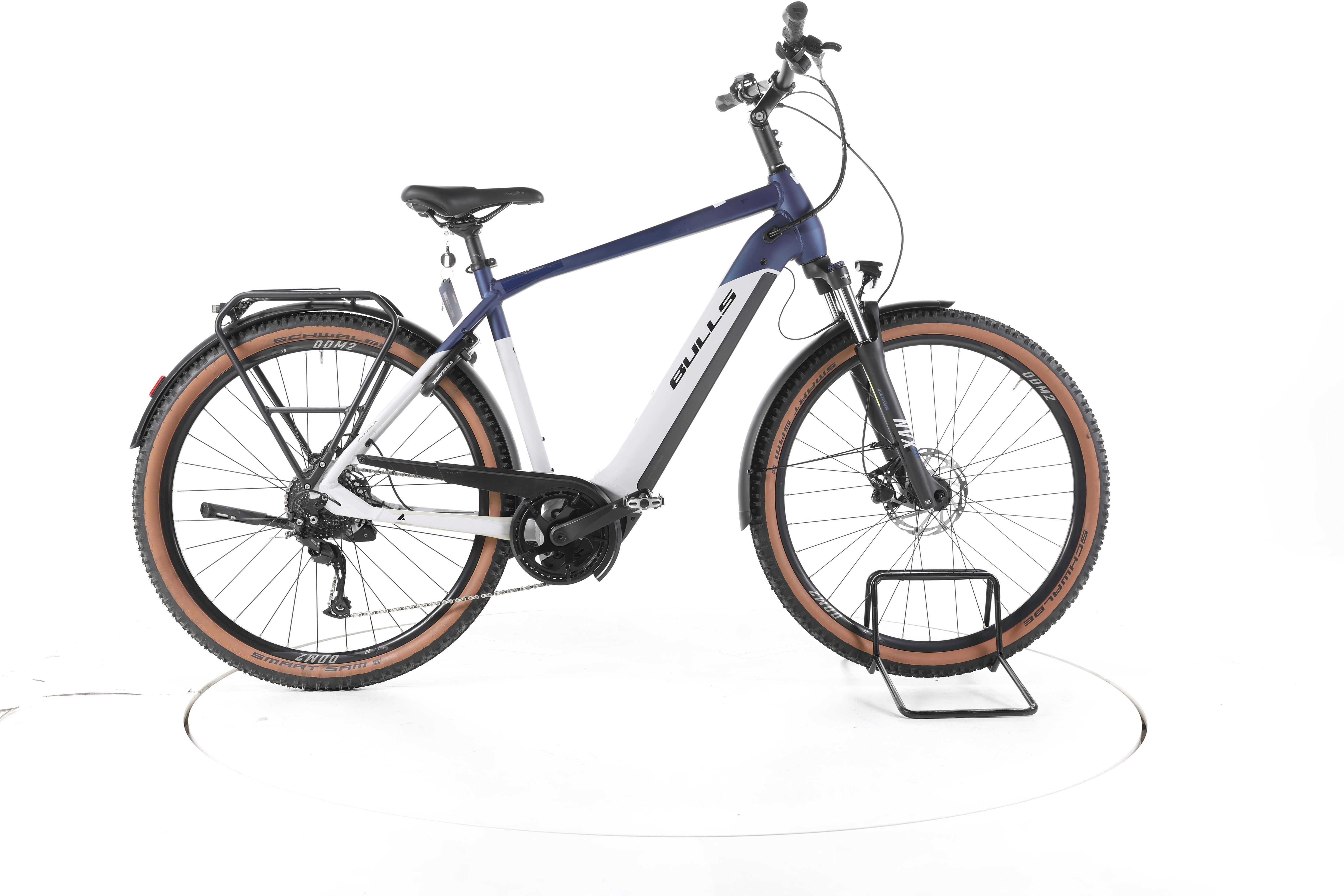 Bulls Cross EVO Trekking E-Bike - Image 1