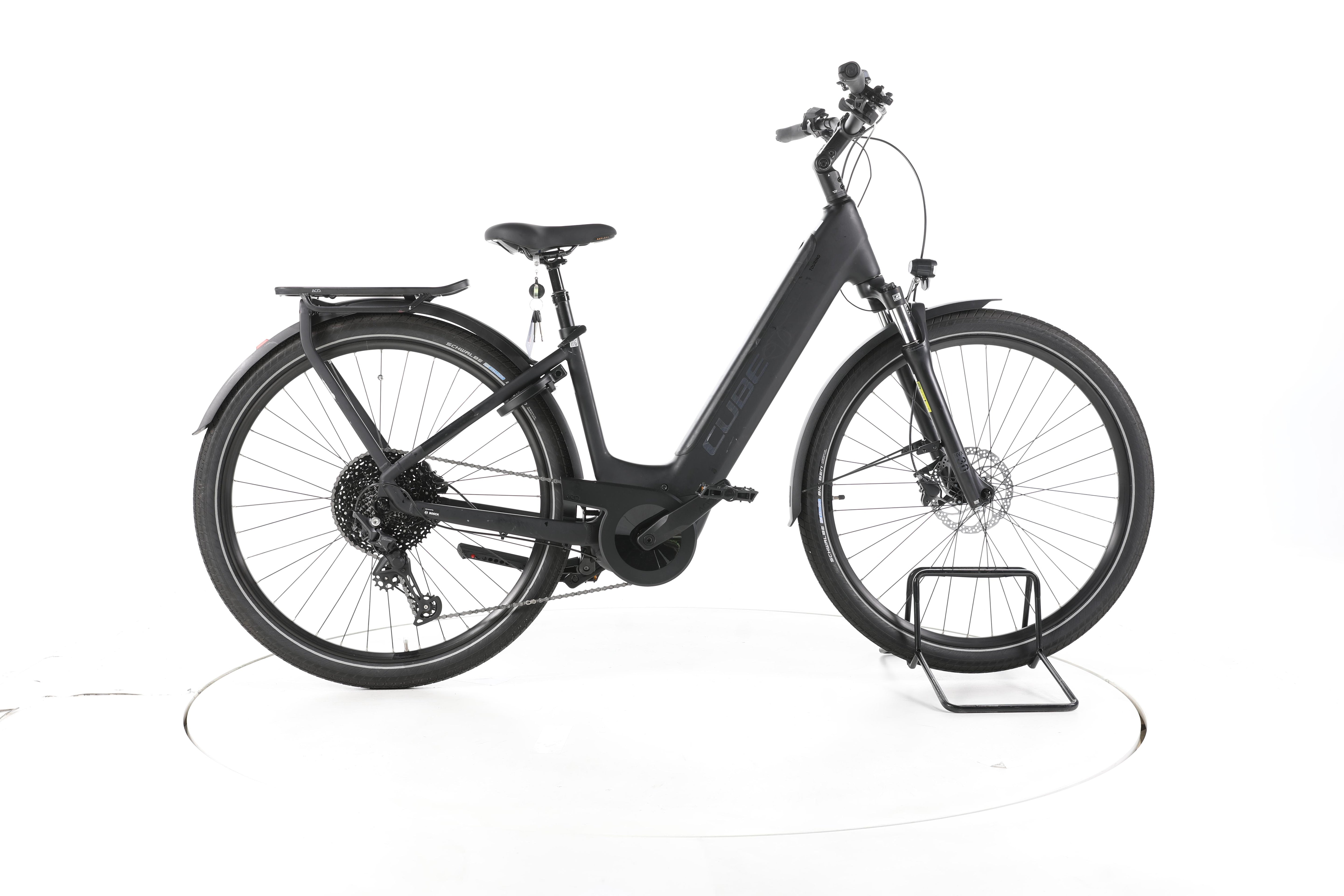 Cube Touring Hybrid Pro Trekking E-Bike Tiefeinsteiger - Image 1