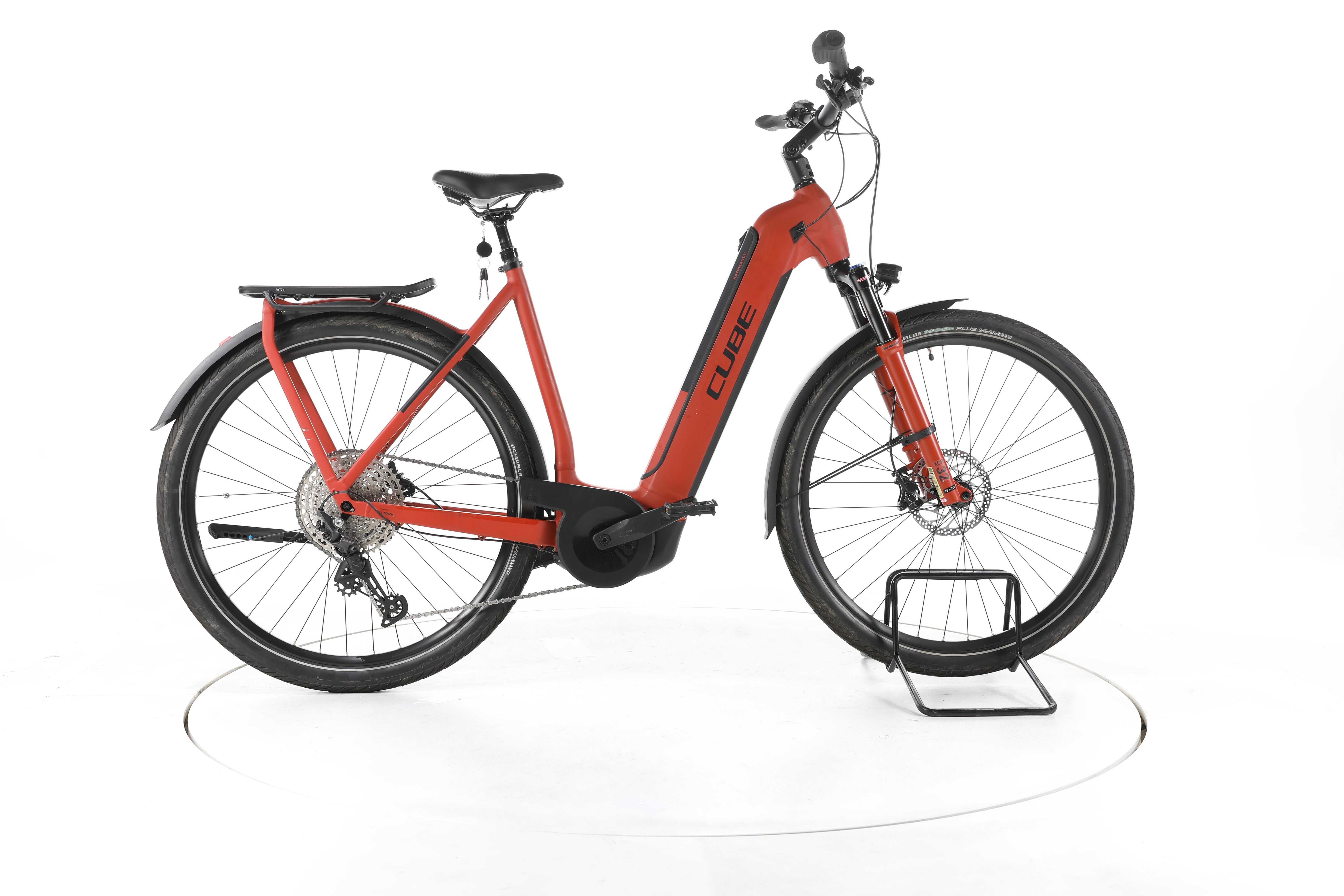 Cube Kathmandu Hybrid Trekking E-Bike Tiefeinsteiger - Image 1