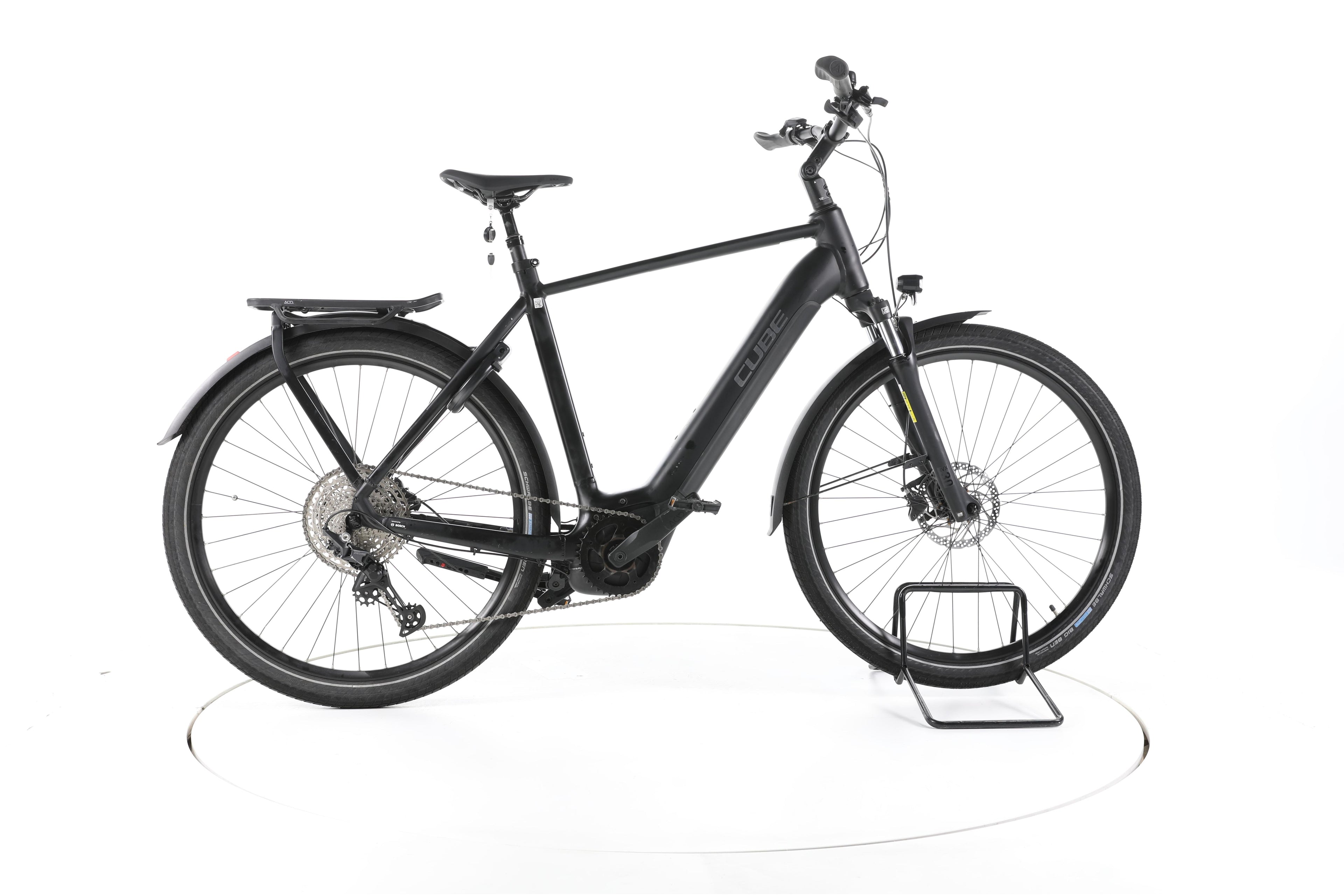 Cube Touring Hybrid Pro Trekking E-Bike 2023 - Image 1