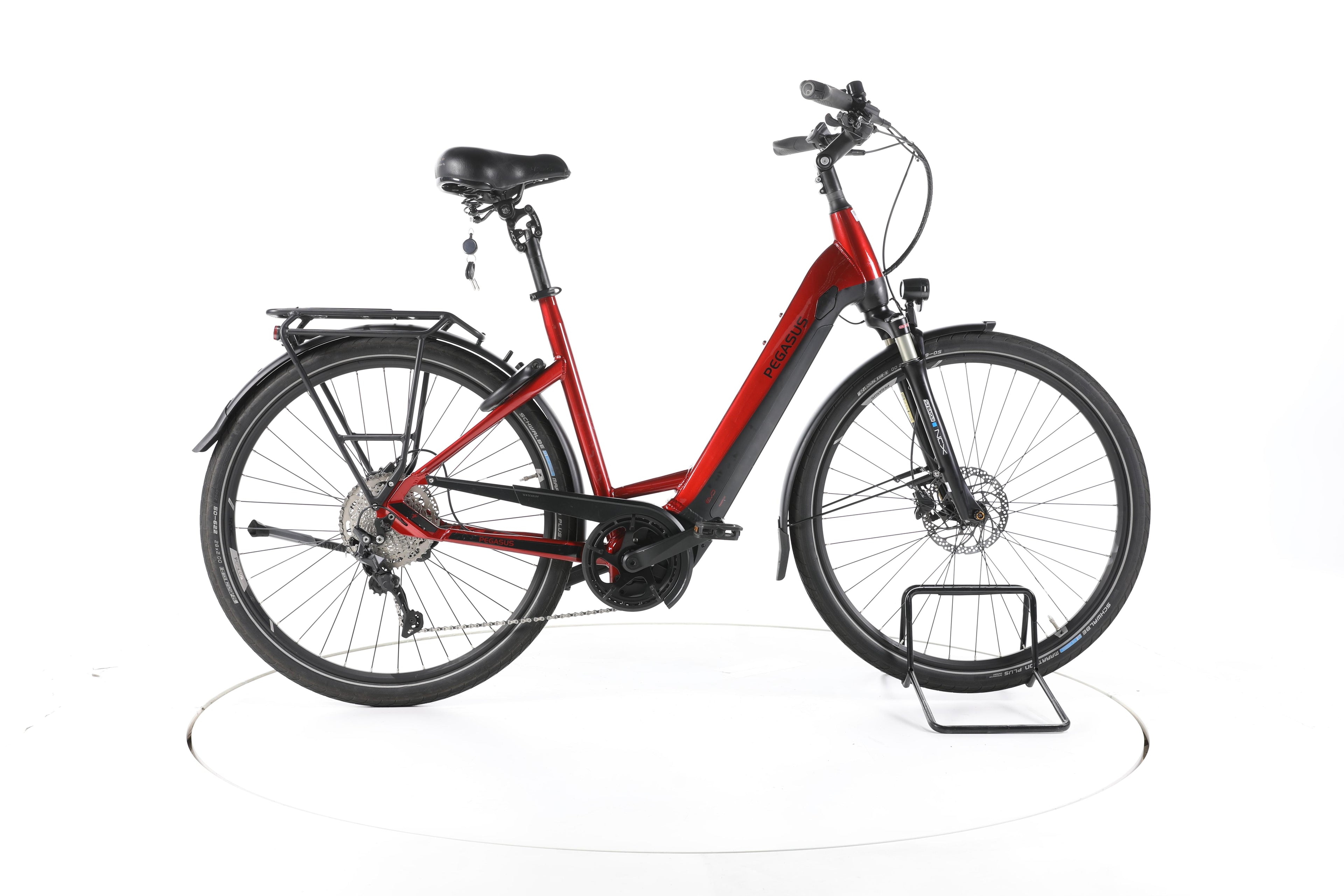 Pegasus Premio EVO 10 Lite Trekking E-Bike Tiefeinsteiger - Image 1