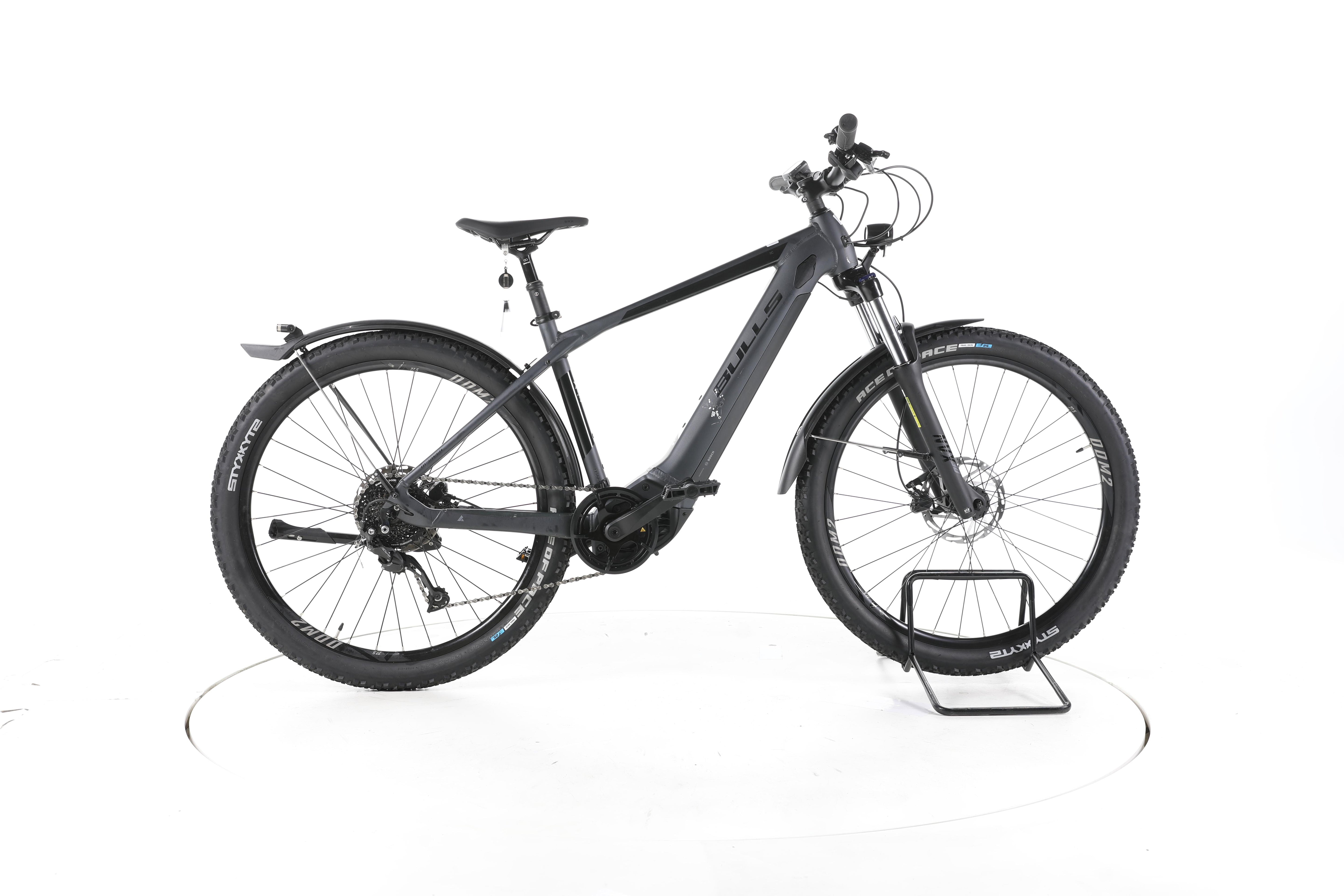 Bulls Copperhead EVO 1 Street Trekking E-Bike - Image 1